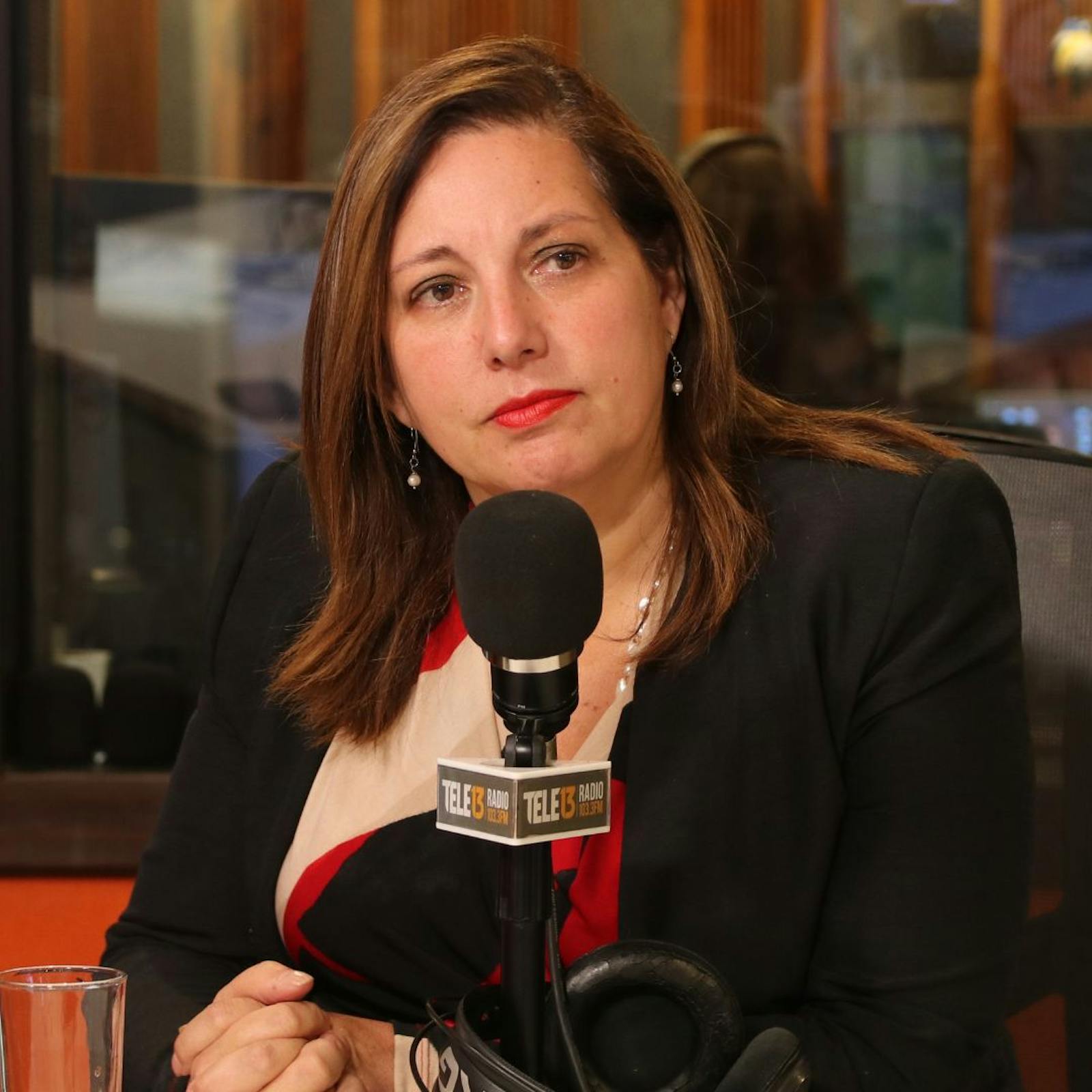 Senadora Vodanovic por renuncia de Monsalve al PS: "Imagino que ha preferido dedicarse a su defensa y no perjudicar a la institución que por tantos años lo cobijó" episode artwork
