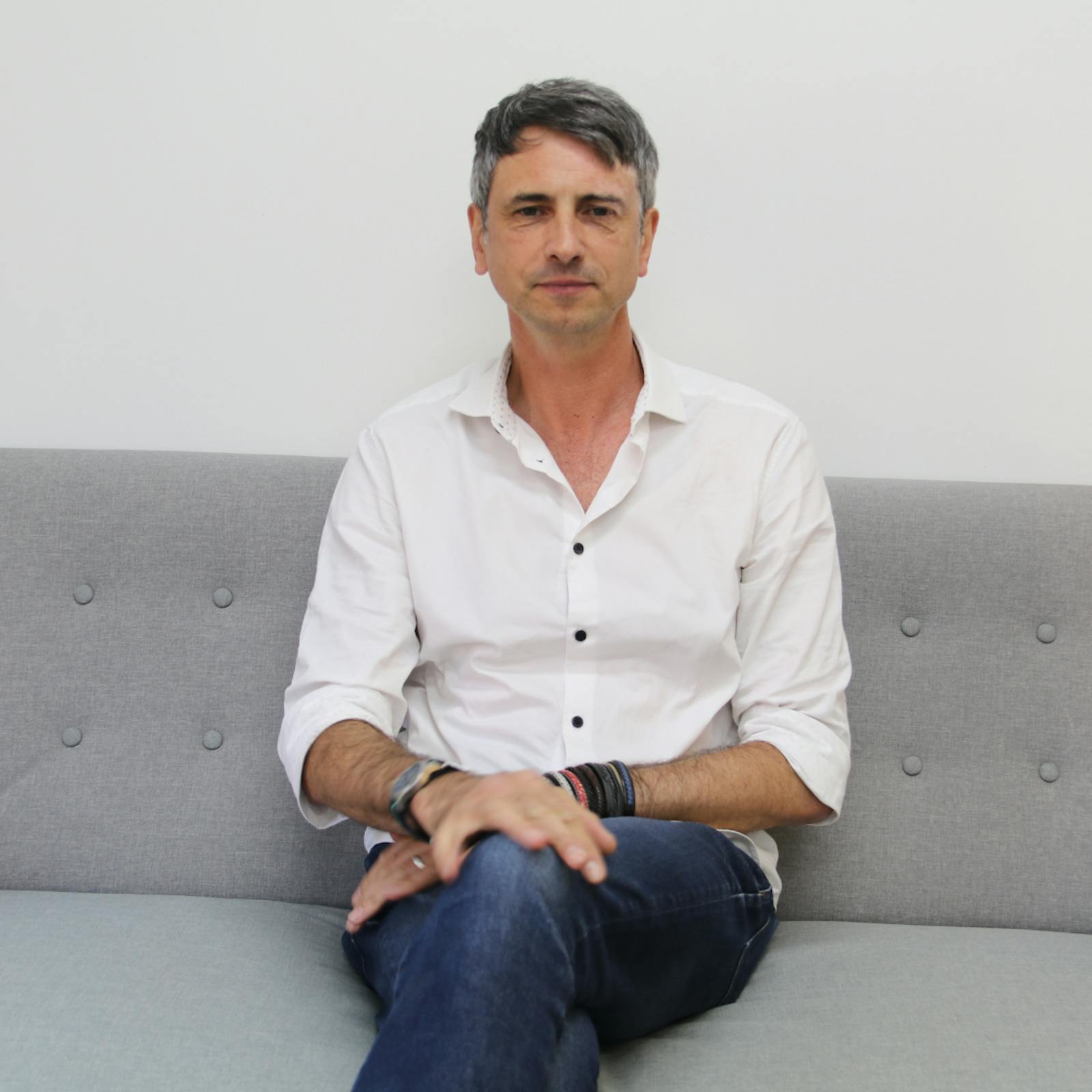 Andrés Couve y su libro “La liebre y el compás”, una reflexión sobre el valor del conocimiento y el poder de la intuición