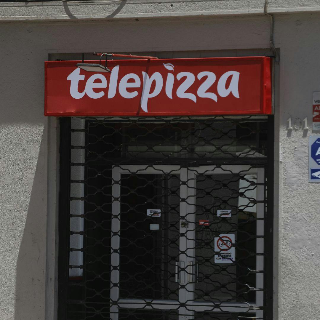 Académico U. de Chile por cierre de Telepizza y Pizza Hut: La pandemia cambió el proceso de los delivery en Chile