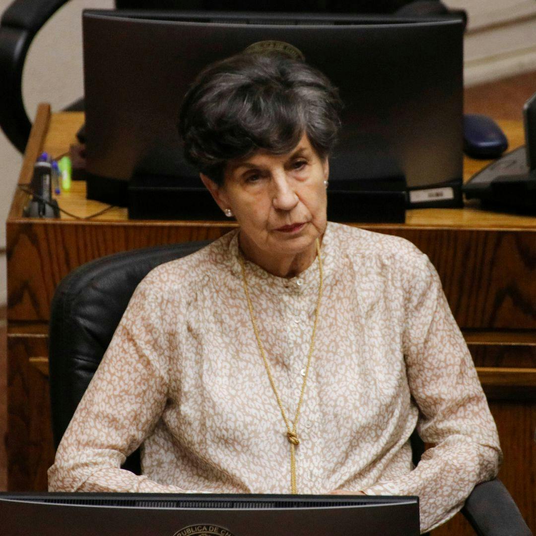 La destitución de la senadora Isabel Allende