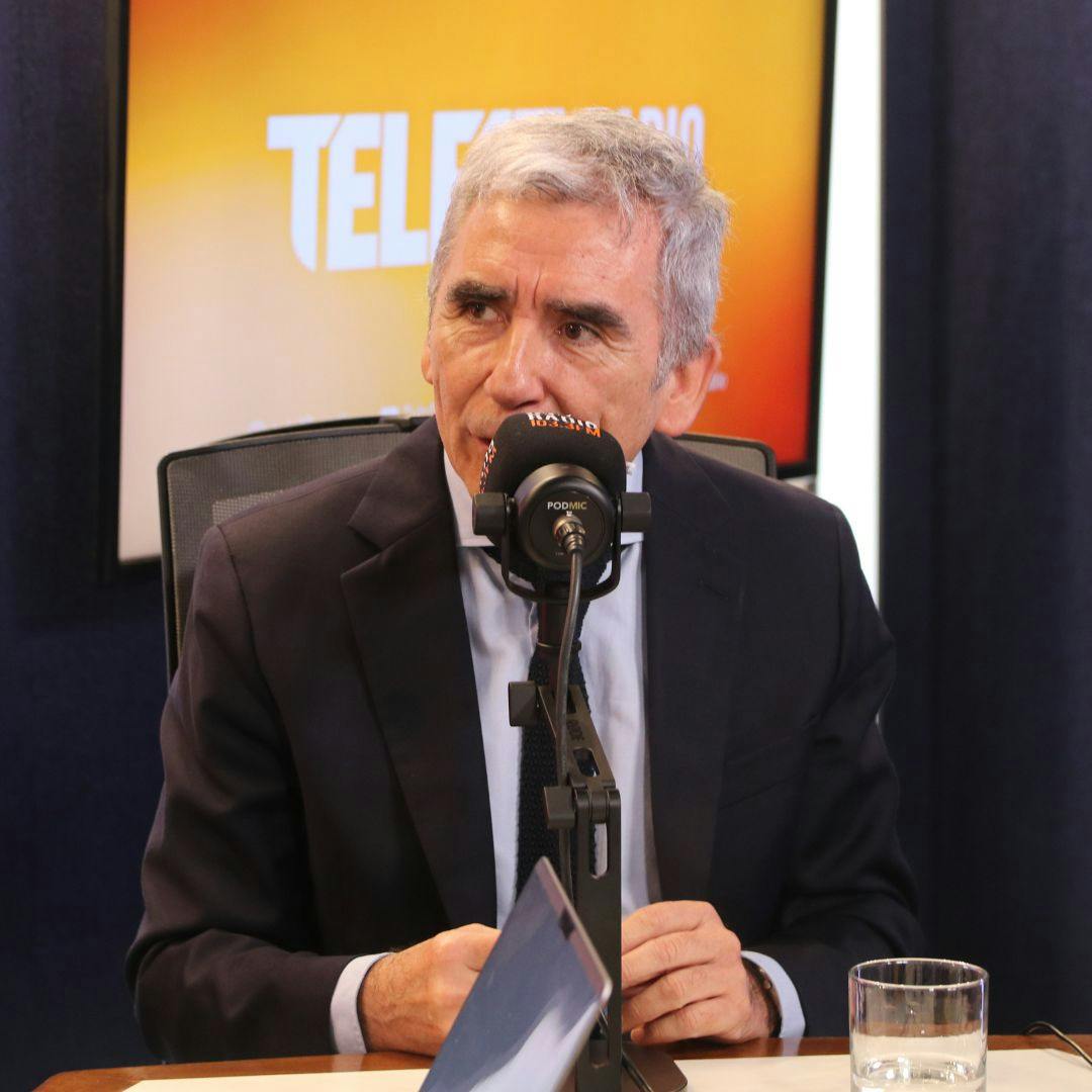 Carlos Peña: “Hay que retroceder más de medio siglo para encontrar intelectuales de la estatura de Vargas Llosa”