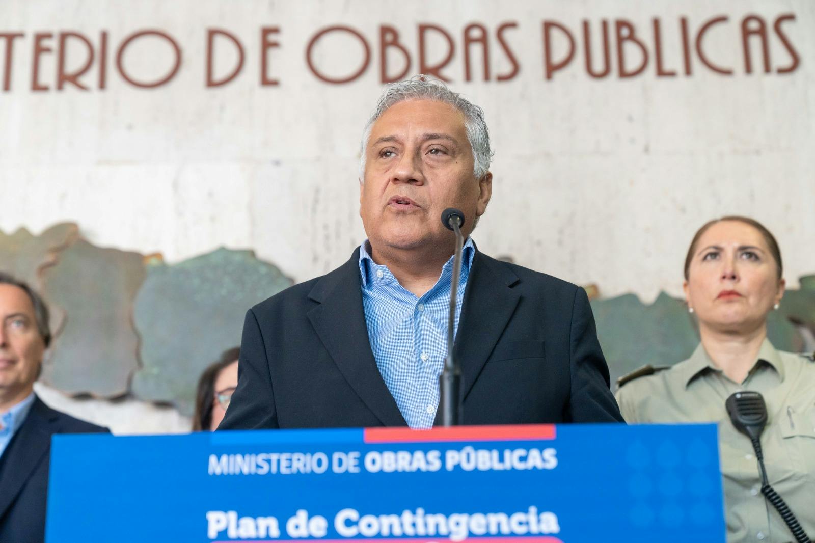 Ministro (s) del Mop por aves en el aeropuerto: “No se han suspendido vuelos. Se detienen, se activan los dispositivos y luego se retoma”