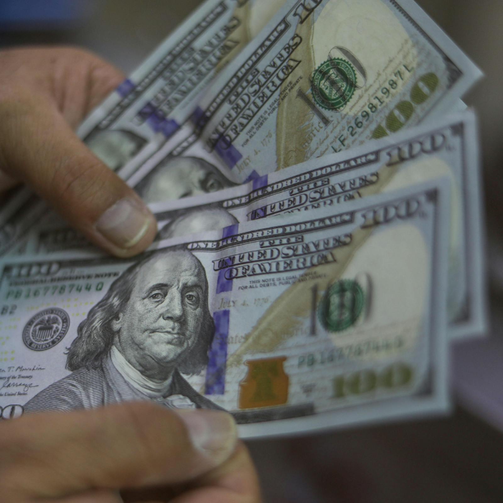 Las variaciones del dólar por la creciente incertidumbre sobre la política económica estadounidense episode artwork