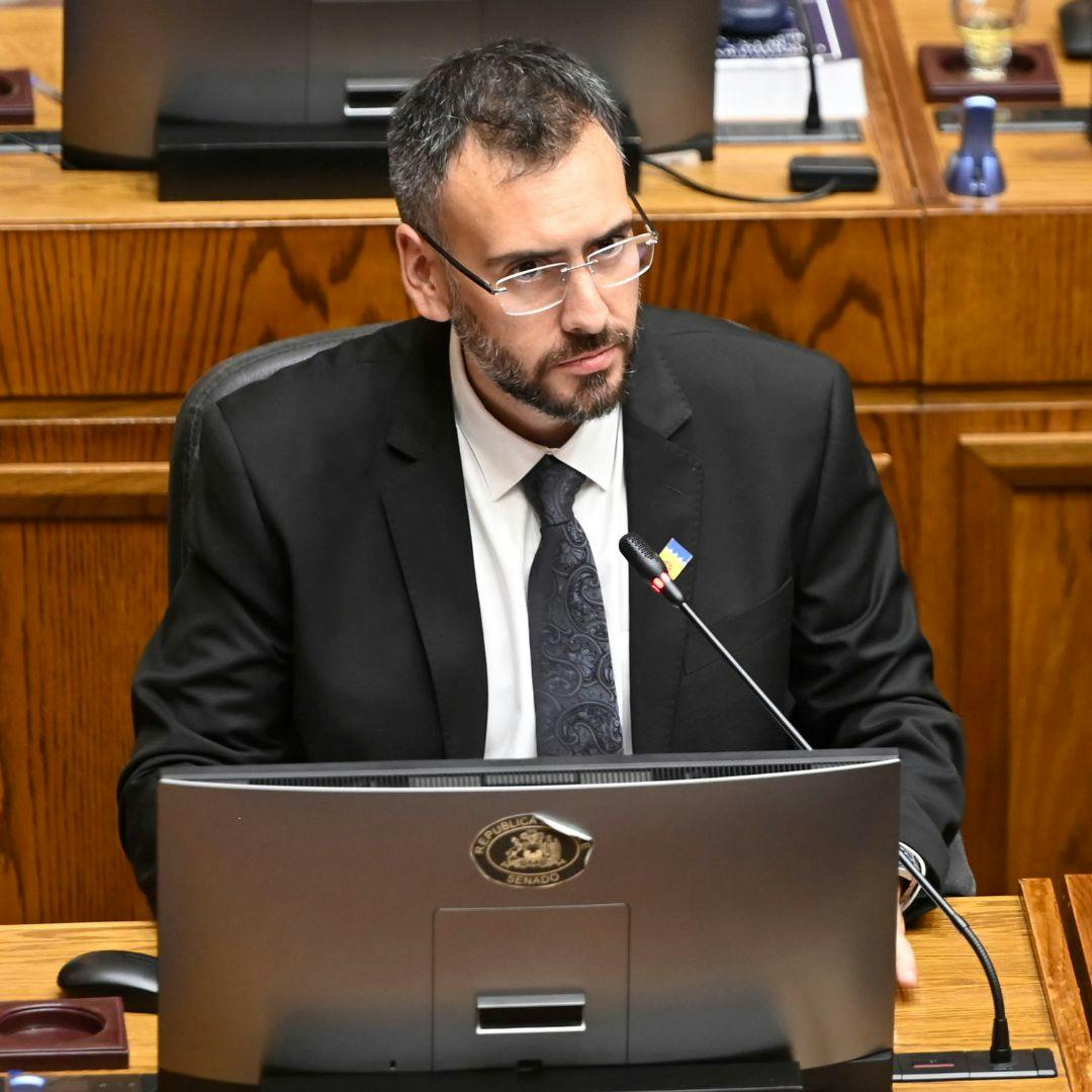 Senador De Rementería (PS) por baja de Vodanovic: “El camino es desde mi punto de vista apoyar a Carolina Tohá”