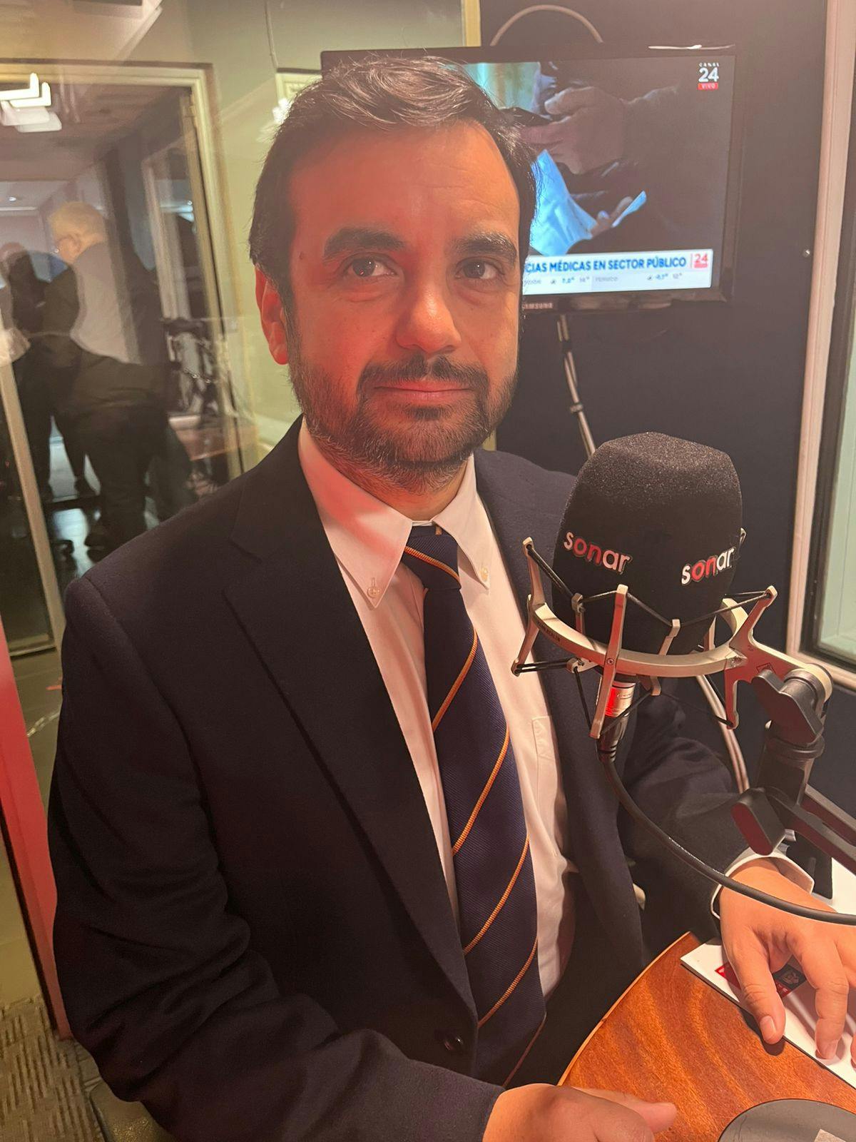 Ministro Gajardo por mal uso de licencias: "Es impresentable. Es ilegal en el sentido administrativo y, se pueden estar cometiendo delitos".