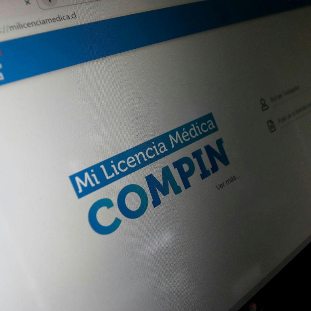 La desconfianza en las instituciones a partir de los 25 mil funcionarios públicos de viaje con licencia médica