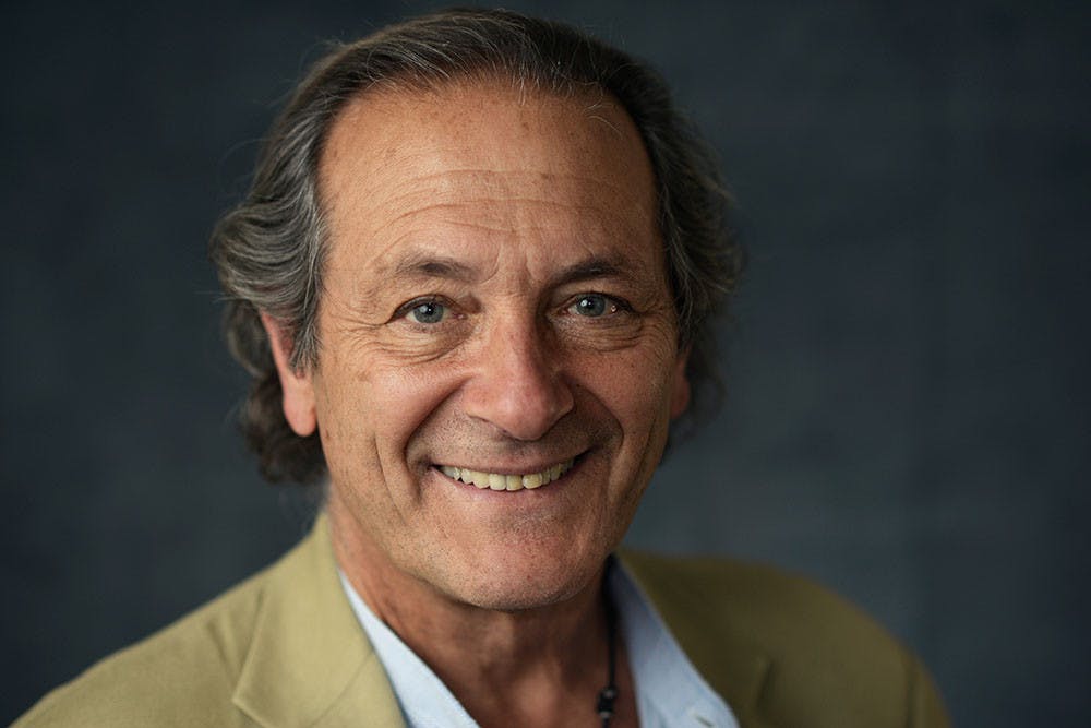 Fernando Zegers, médico experto en fertilidad: "El acceso a reproducción asistida es un derecho humano, no un instrumento demográfico" 