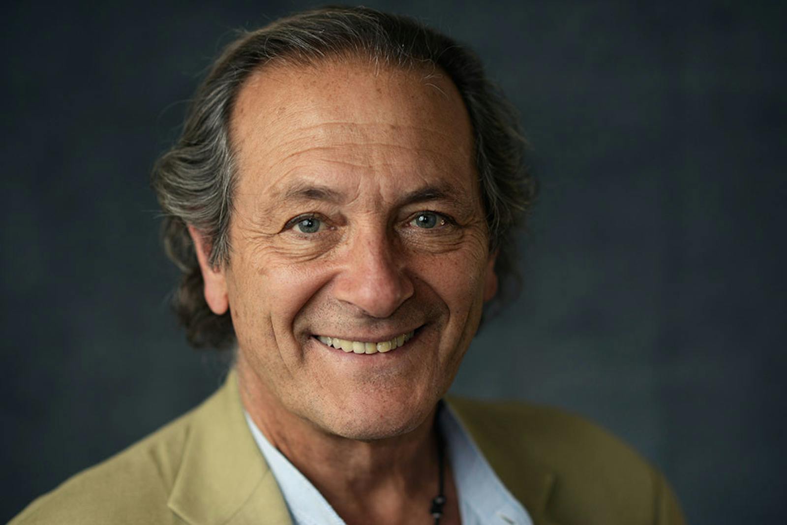 Fernando Zegers, médico experto en fertilidad: "El acceso a reproducción asistida es un derecho humano, no un instrumento demográfico"