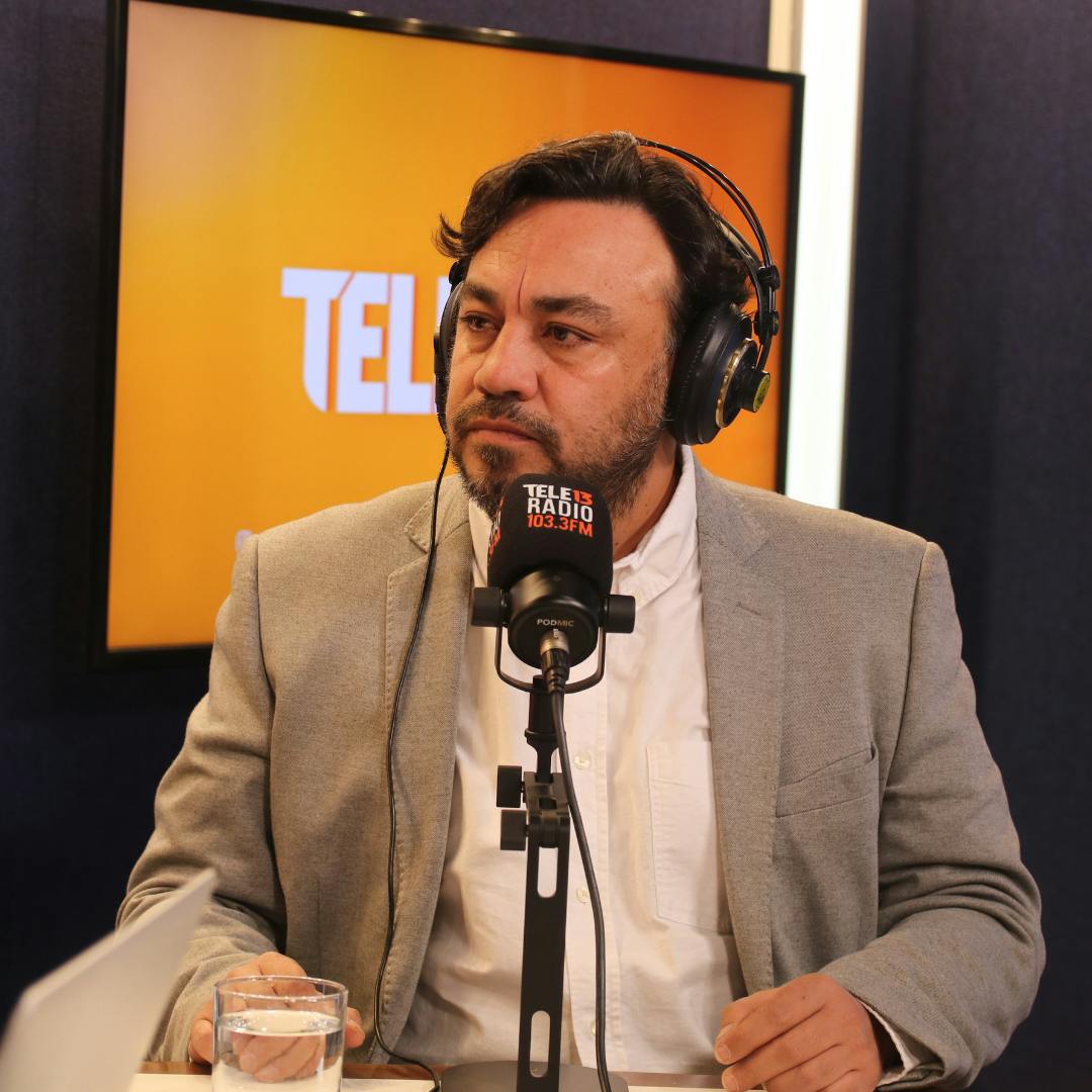 Autor del libro "Monsalve. La historia de la caída del subsecretario del Interior": "El libro ordena los hechos y tiene material inédito que hasta el día de hoy no se había publicado" 