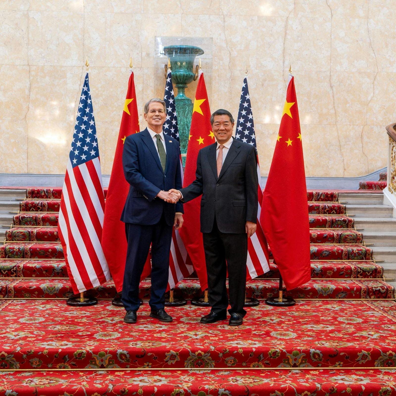 Finalizan las negociaciones entre Estados Unidos y China en Londres por la guerra comercial