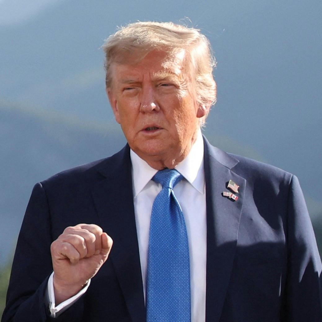 El presidente de Estados Unidos, Donald Trump, pidió una "rendición total" de Irán, en medio del conflicto con Israel