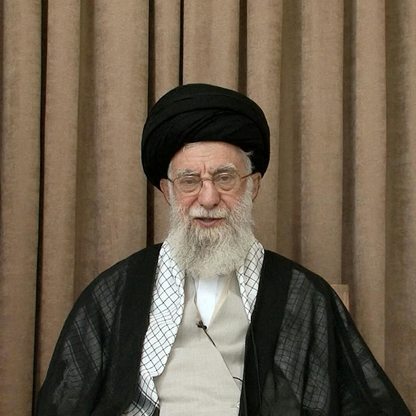 El líder supremo de Irán aseguró que "aplastó" a Israel y que el ataque de EE.UU. no logró "nada significativo" episode artwork