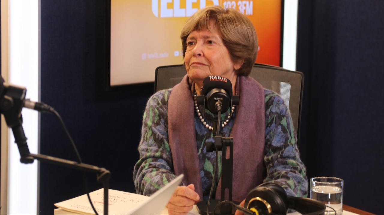 Maria Olivia por su libro sobre la influencia del evangelismo en Chile: “las creencias religiosas no se pueden desprender de la influencia que generan en la sociedad”  