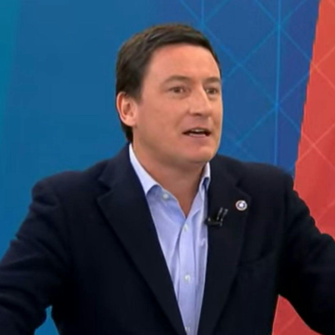 Arturo Squella por eventual segunda vuelta: “Todo indica que va a terminar siendo una disyuntiva entre Jara y Kast”. 