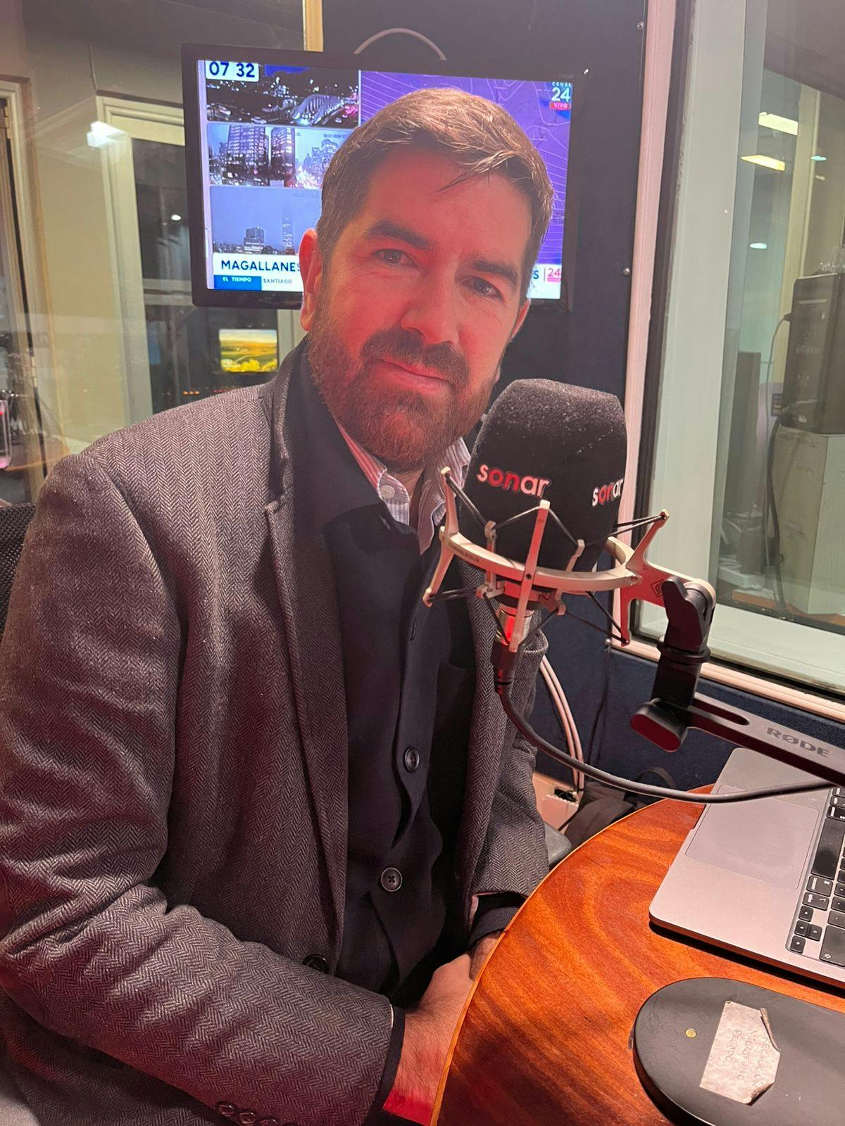 Académico Pablo Carvacho analizó las cifras de la Encuesta de Seguridad Ciudadana. 