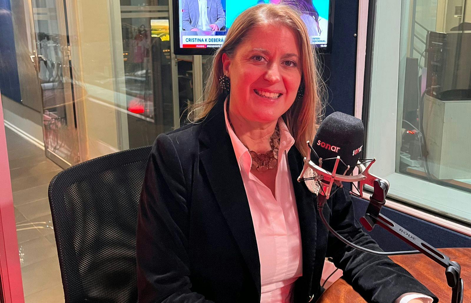 Carmen Gloria Larenas, directora del Teatro Municipal de Santiago: "Los espacios culturales son de los pocos espacios que quedan para el encuentro de las personas". 