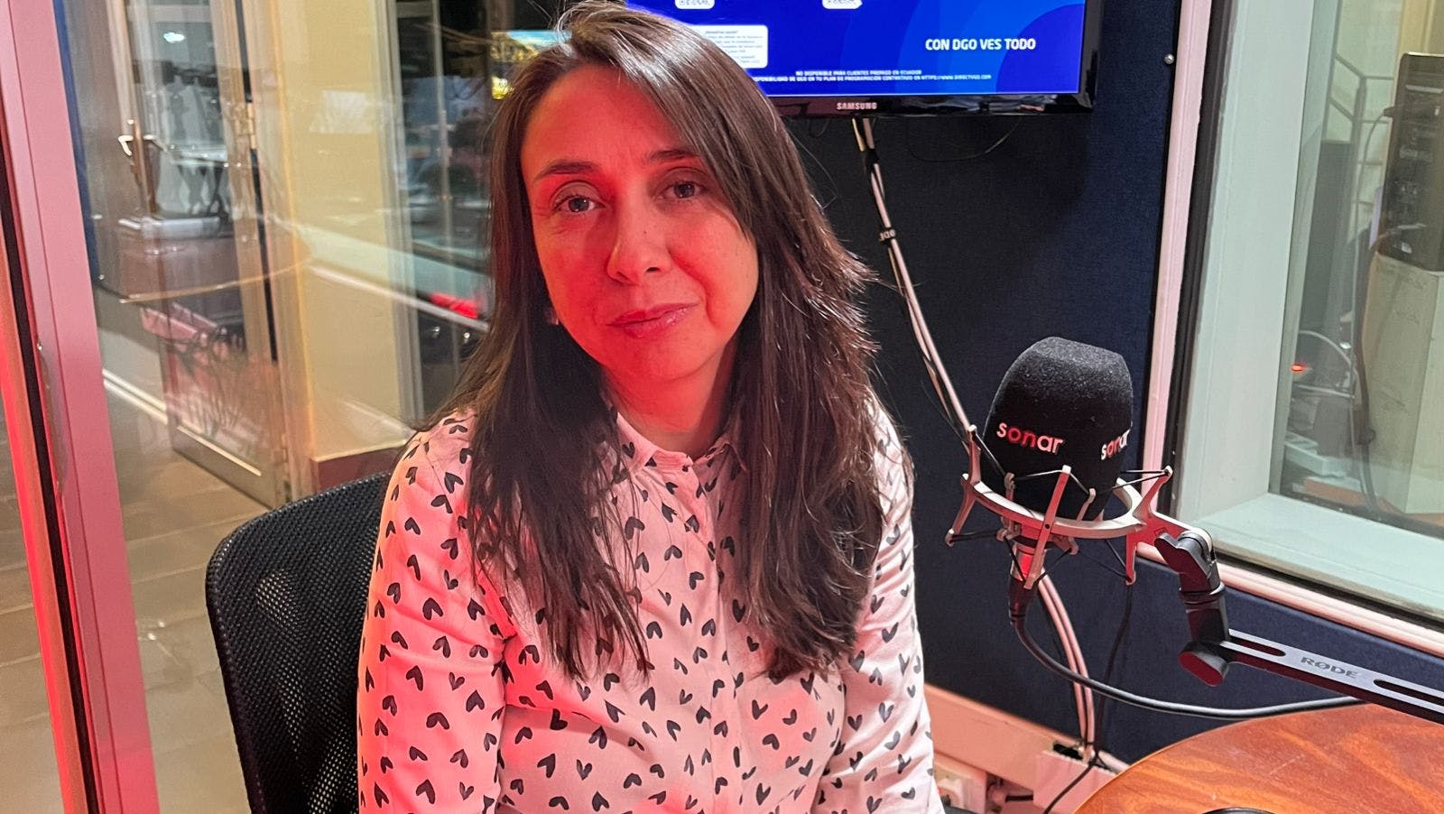 Conversamos con Lyuba Yez, editora general de VeriDatos Chile, por su nueva plataforma de fact checking.  episode artwork