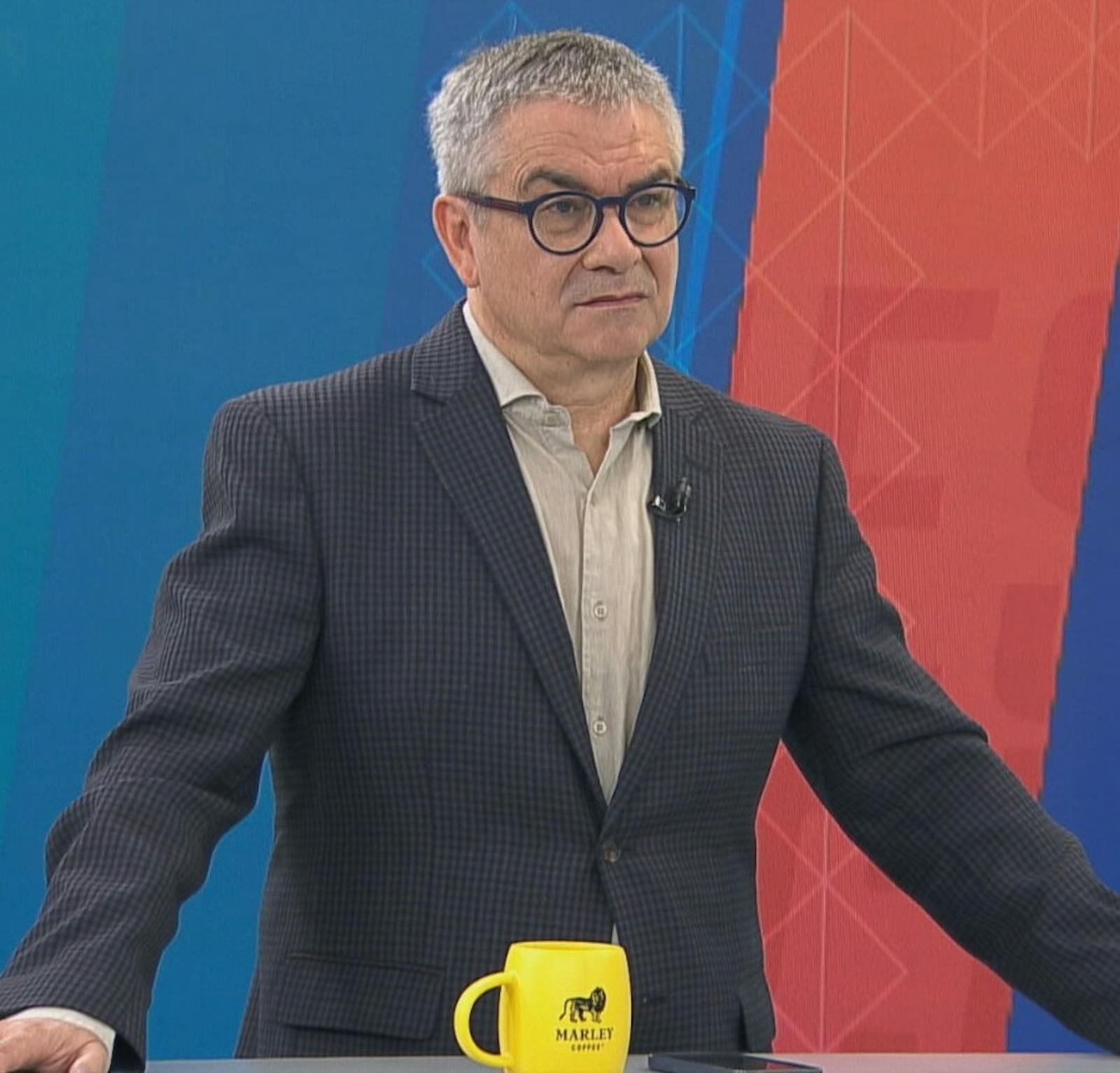 Ministro Mario Marcel: "Es muy doloroso y preocupante, porque la minería ha mejorado mucho en seguridad" episode artwork