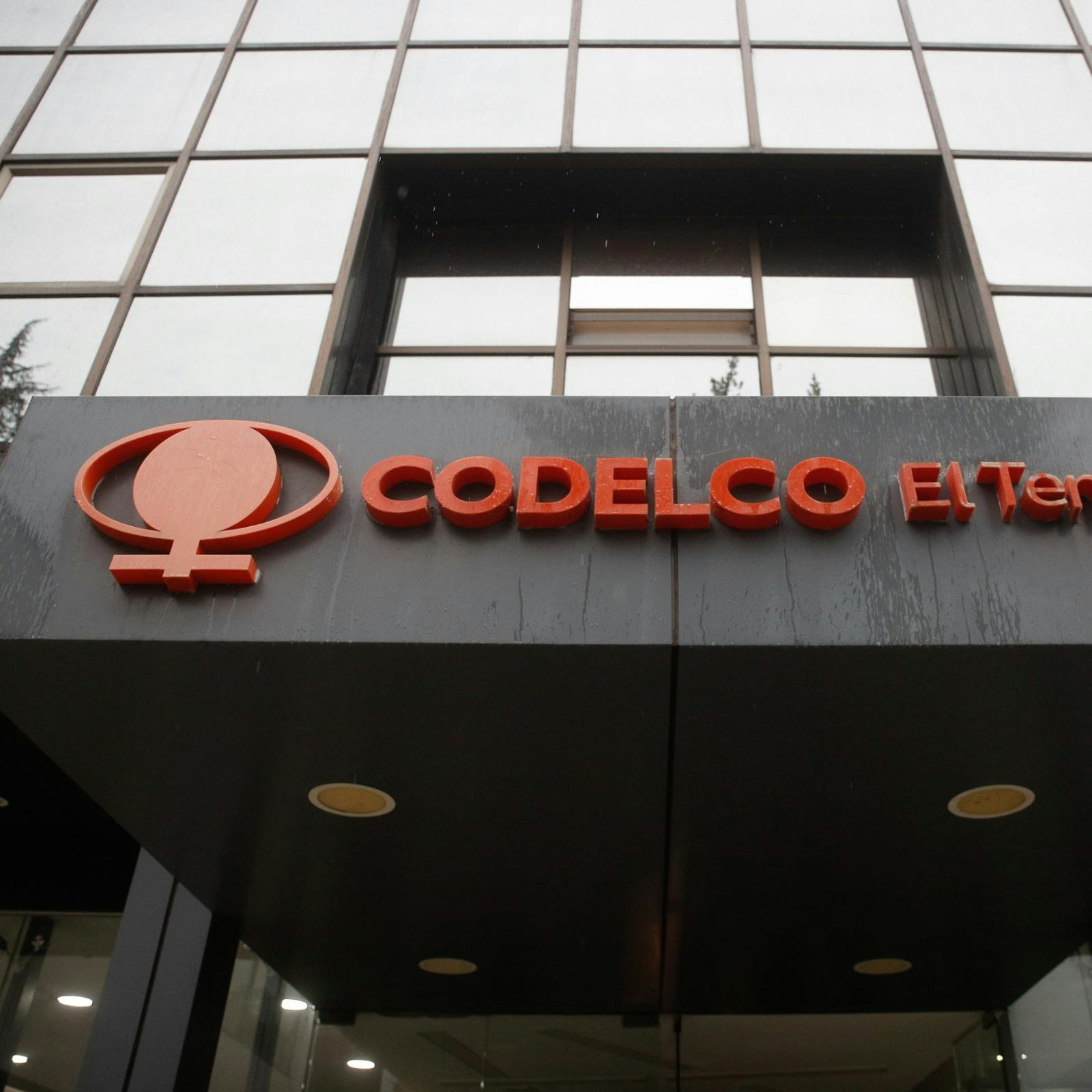Codelco encargará una auditoría externa internacional para determinar "qué se hizo mal" ante el derrumbe fatal en la División El Teniente episode artwork