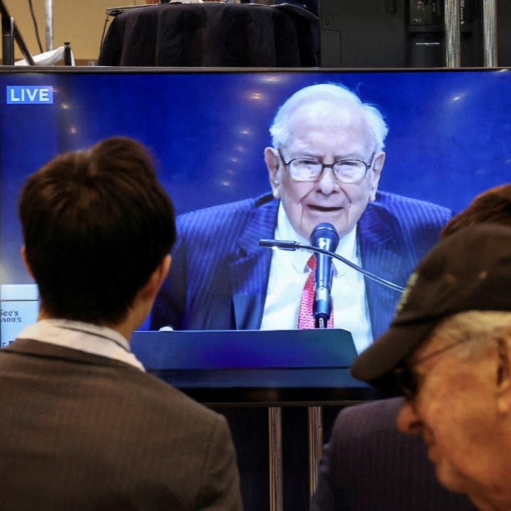 El desplome de las acciones de Berkshire, mientras se acerca la salida de Warren Buffett del conglomerado