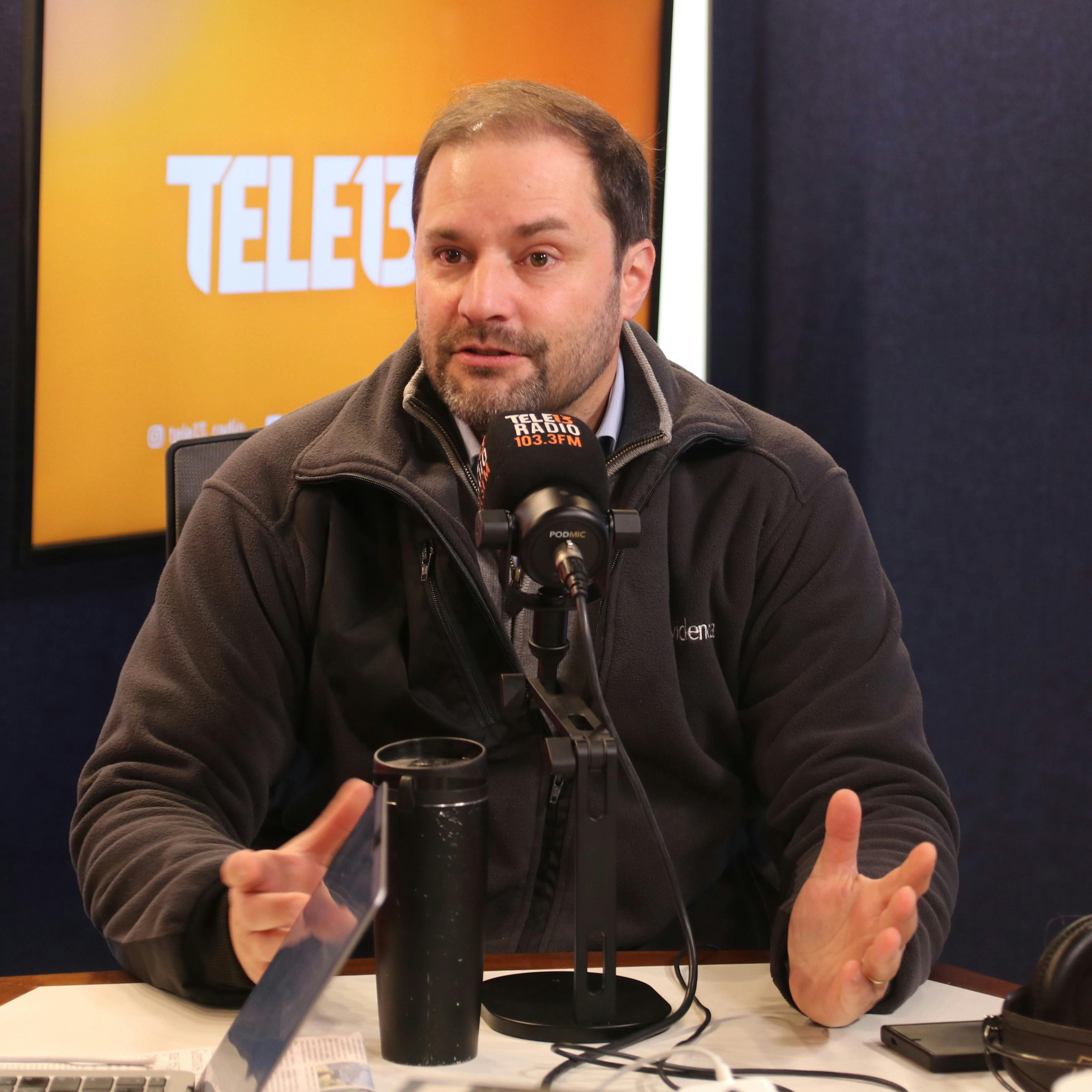 Alcalde de Providencia por graves incidentes en liceos emblemáticos: "No podemos permitir que un grupo minúsculo, deje de rehén a toda la comunidad escolar"