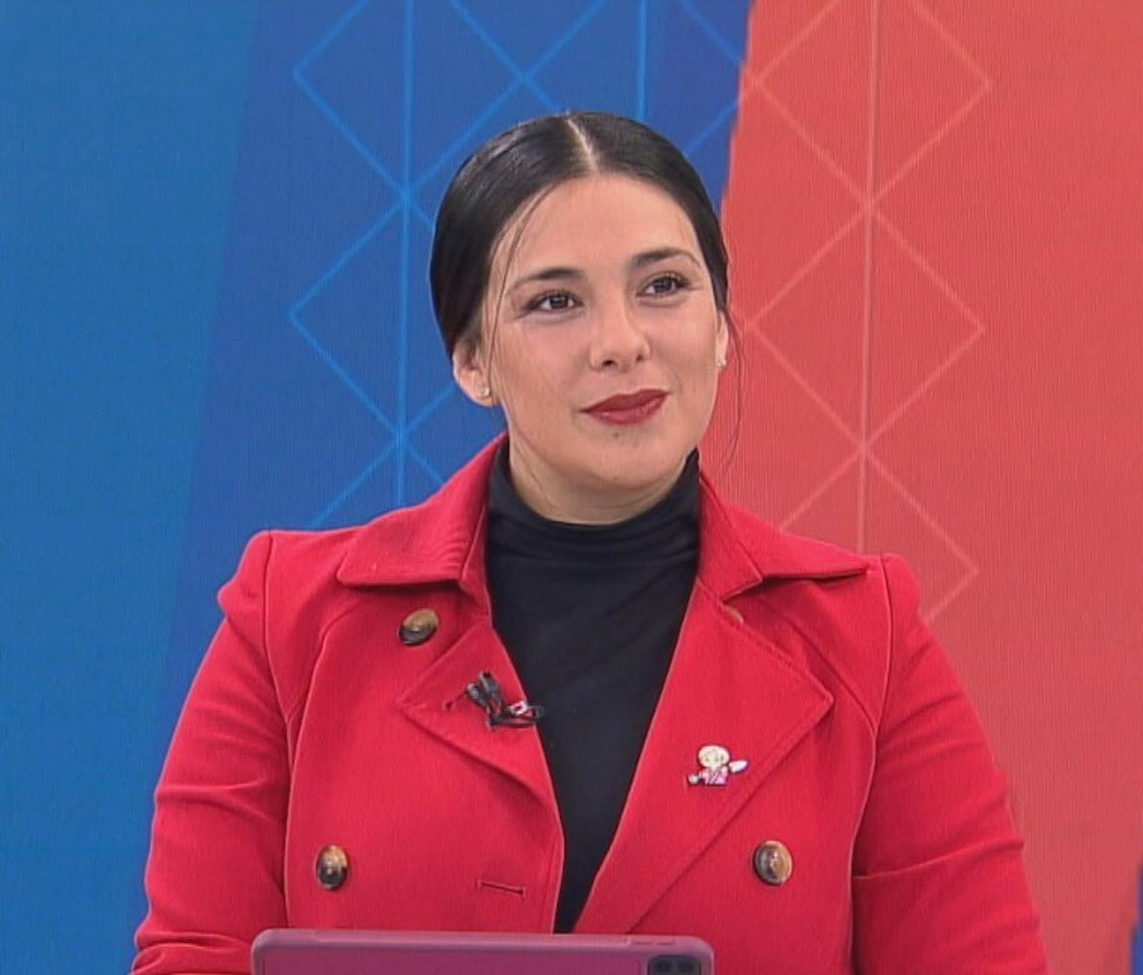 Karol Cariola por candidatura de Daniel Jadue: "Tal como lo dijo el presidente del partido, mientras no esté inhabilitado, puede ser candidato" episode artwork