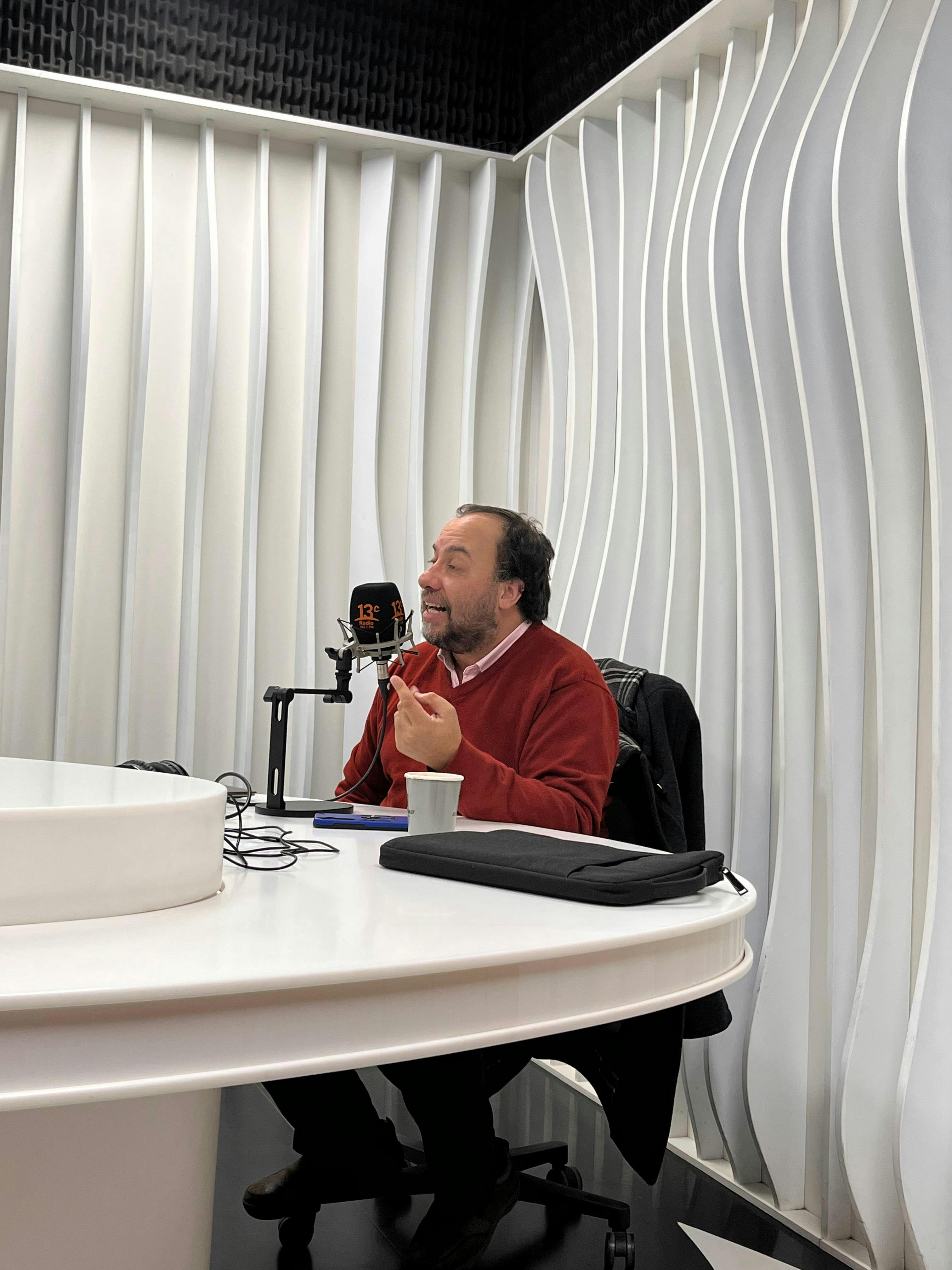 Roberto Munita sobre programa de Gobierno de Jara: “La distancia ideológica entre la DC y el PC es sideral y costará encontrar elementos”