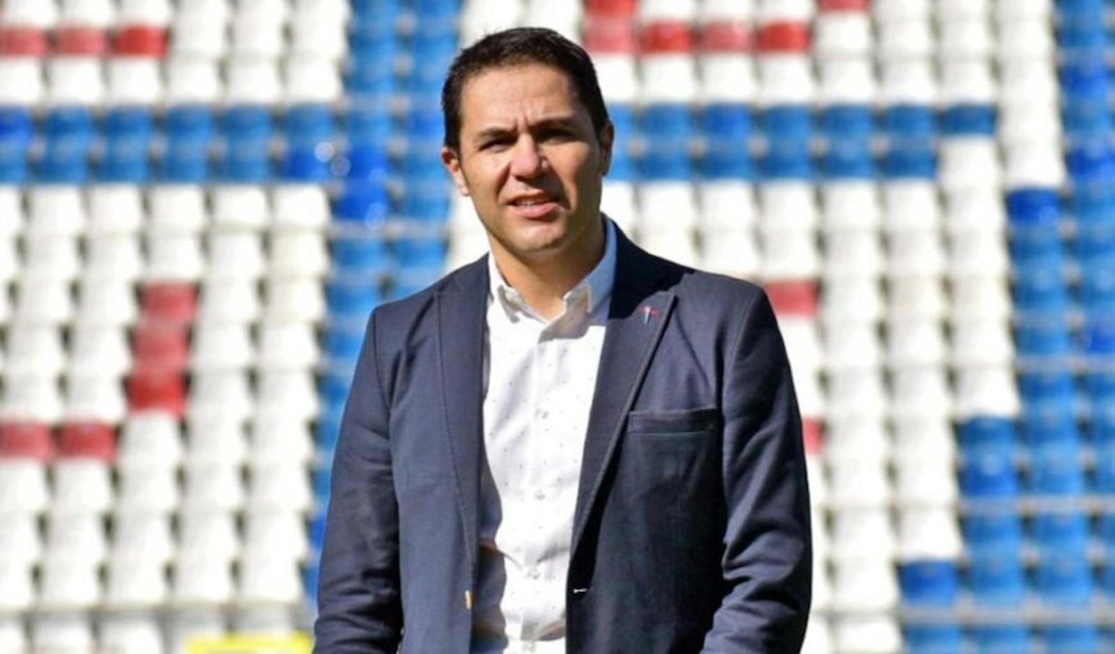 Conversamos con el gerente general de Cruzados por la inauguración del Claro Arena.  episode artwork