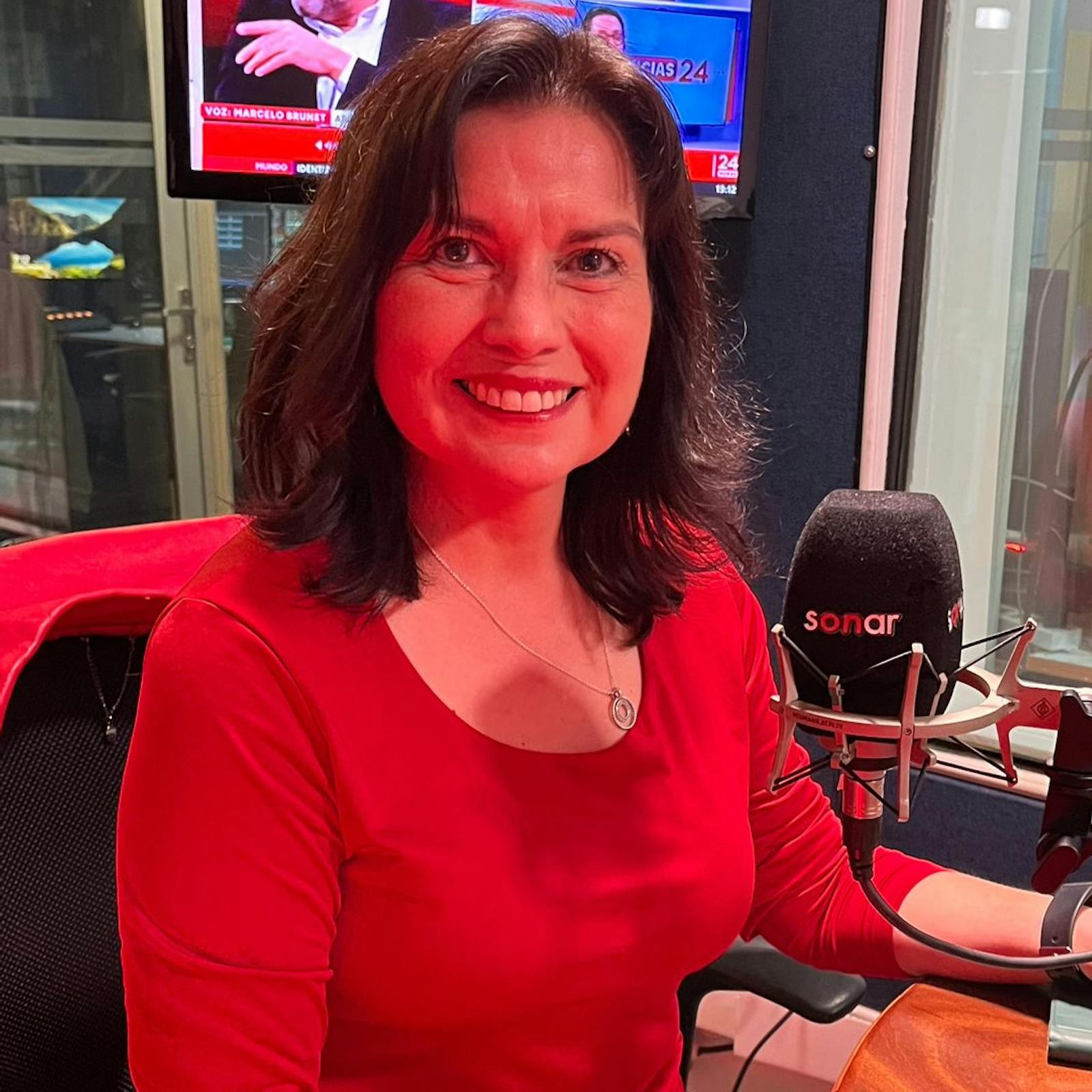 Conversamos con Alejandra Ojeda de Ipsos Chile por el último informe sobre identidad nacional y la celebración de Fiestas Patrias. Conversamos con Alejandra Ojeda de Ipsos Chile por el último informe sobre identidad nacional y la celebración de Fiestas Patrias.