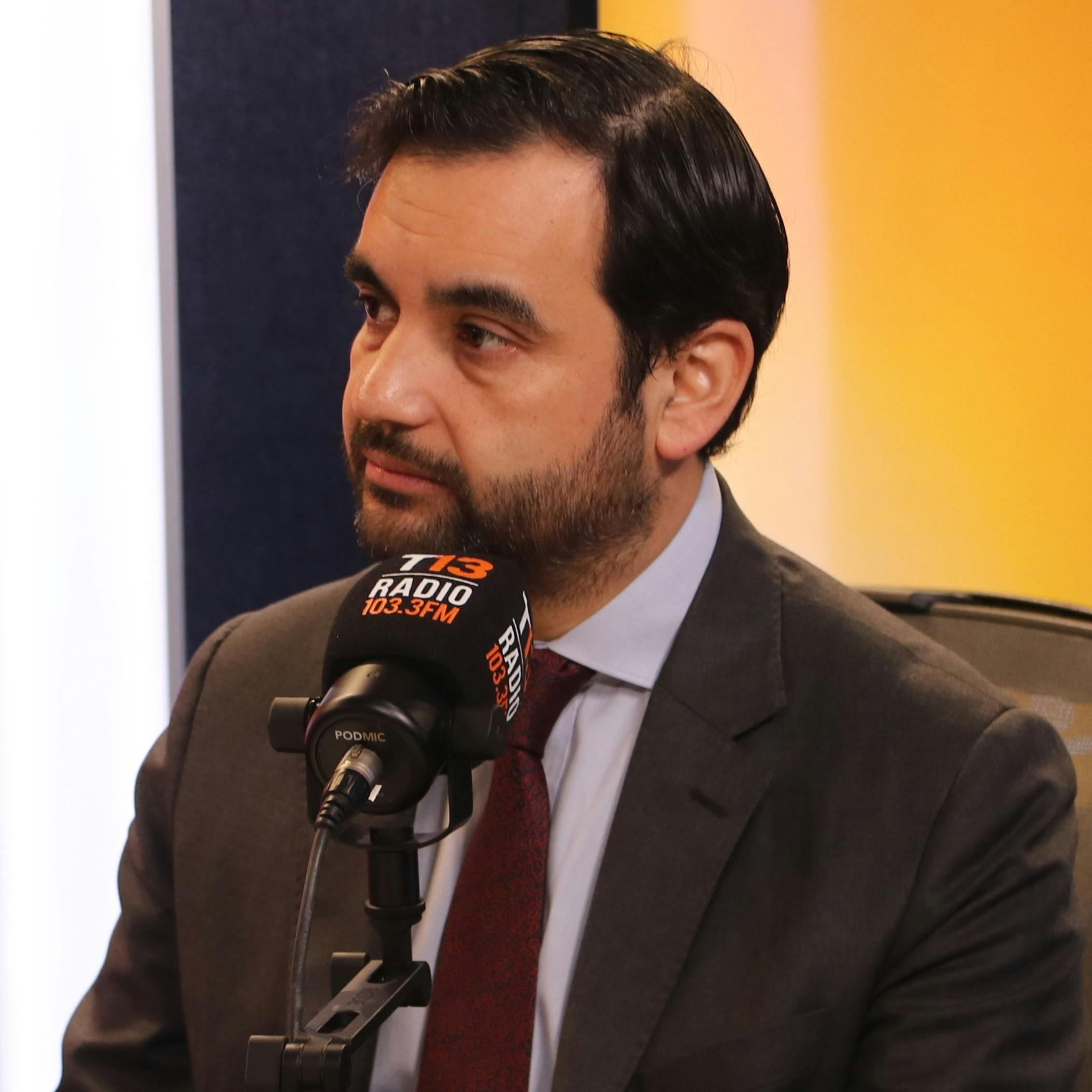 Ministro Gajardo por inhibidores de señal de celulares: “Tarda un tiempo, entonces qué es lo que hacen mucho internos, lo apagan o lo prenden y lo apagan” 