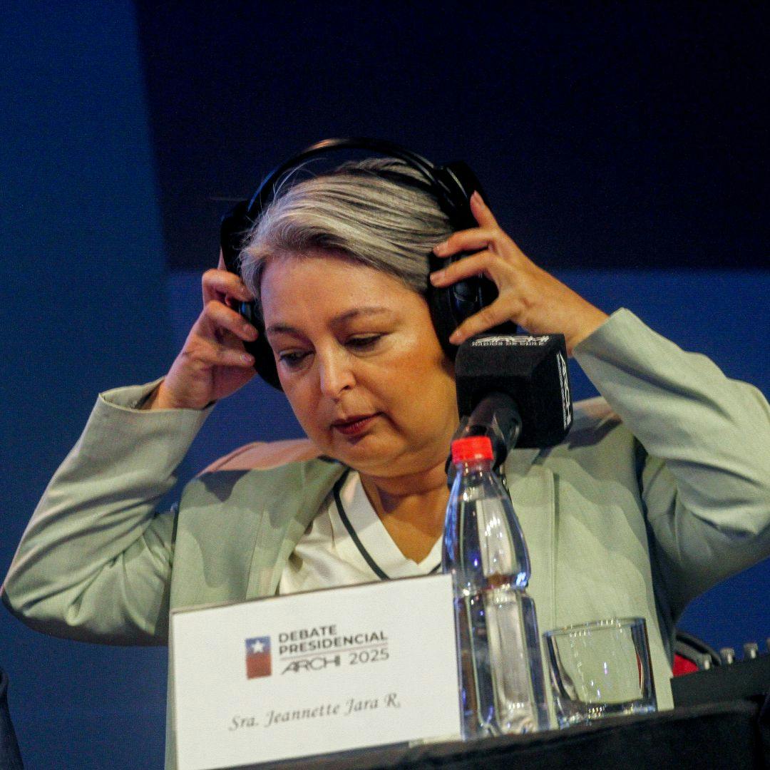 El debate por la militancia de Jeannette Jara