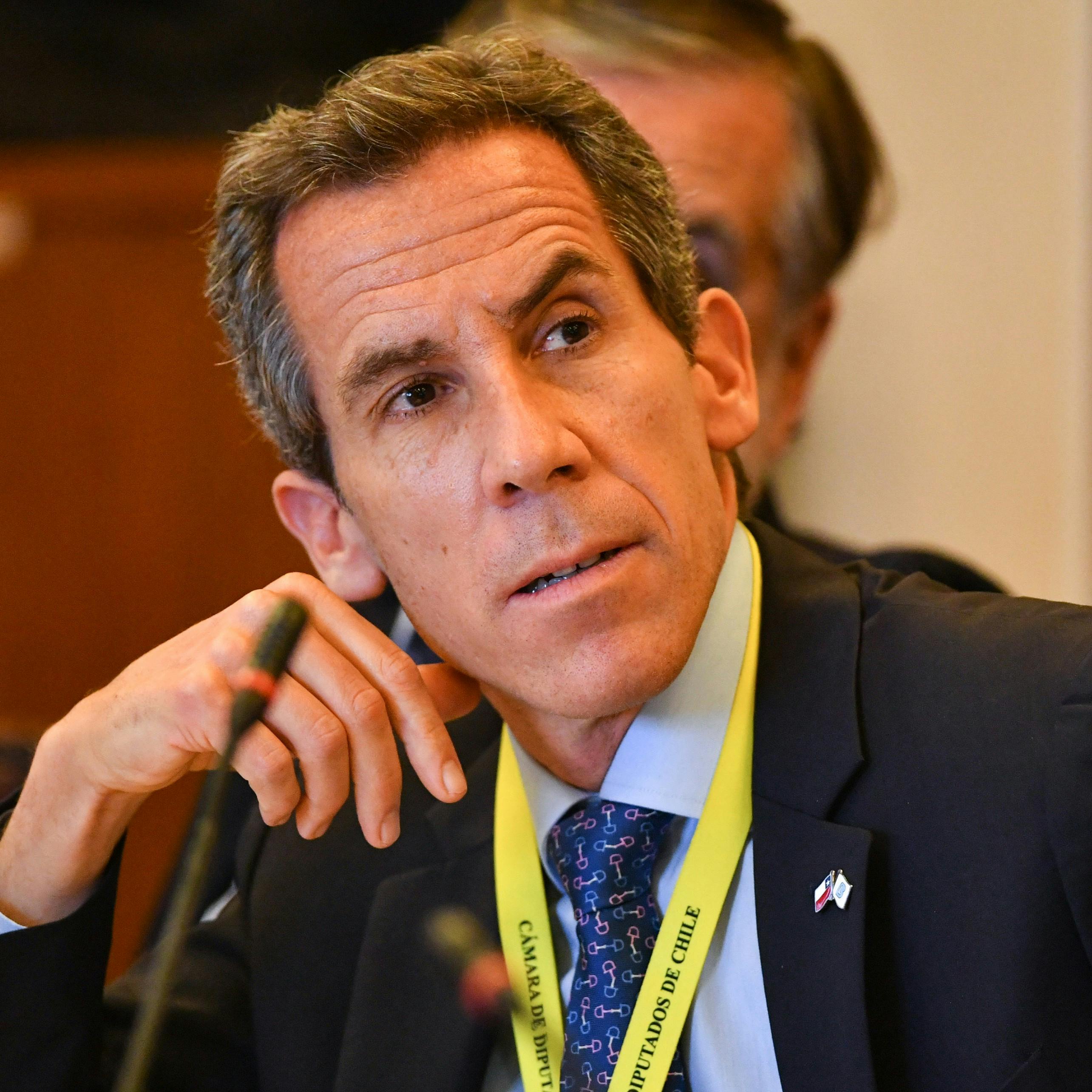 Alcalde de Lo Barnechea por desalojo de toma en el Cerro 18: “Fue muy conversado, no fue una cosa de un día para otro (...) veníamos trabajando hace más de un año”