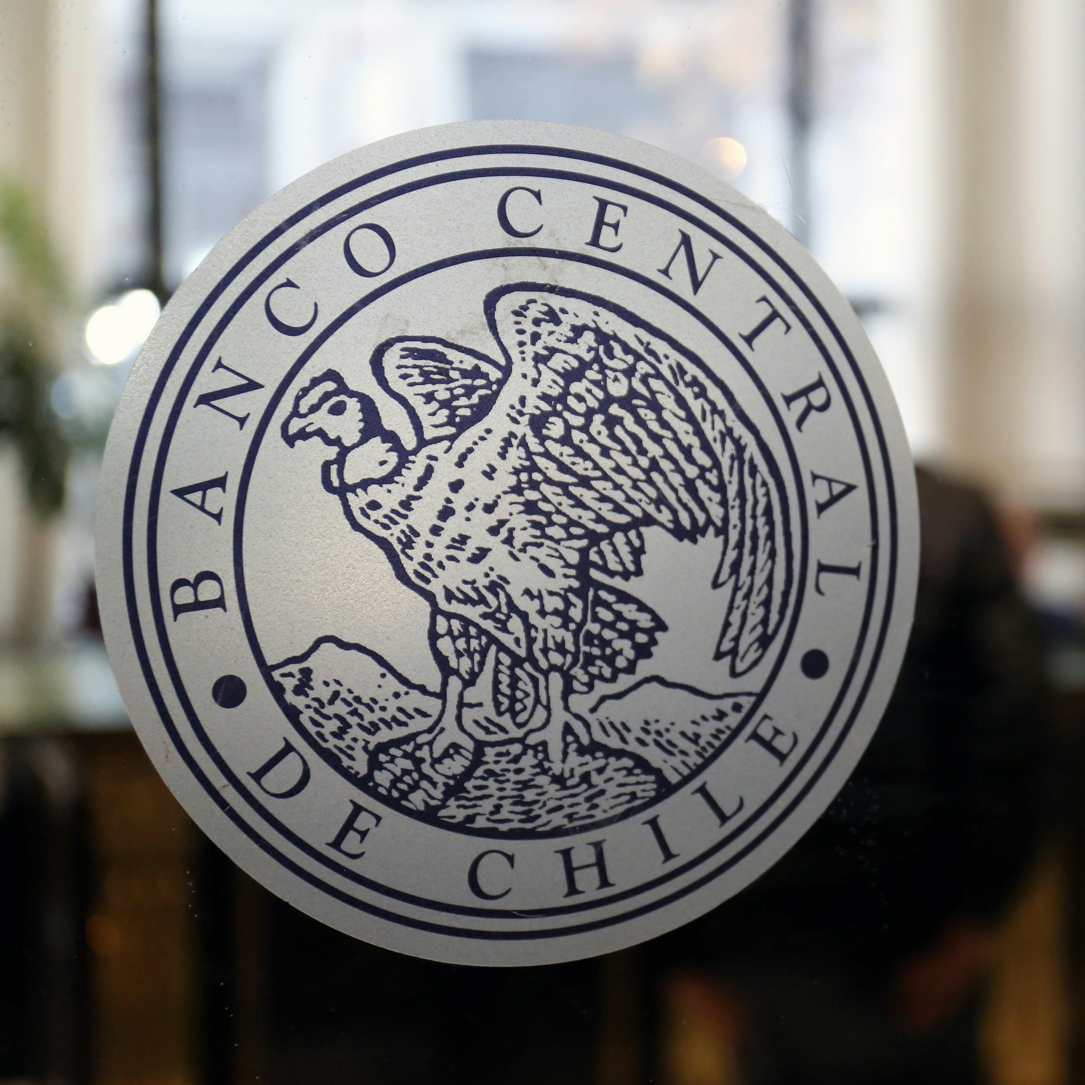 El Banco Central estima que el PIB de Chile va a crecer 2,4% este año y ajusta al alza su proyección para 2026