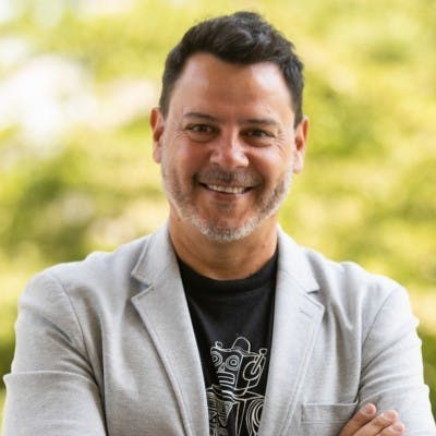 Gte. Asuntos Corporativos de Entel por show de Año Nuevo en Santiago: “Chile necesita buenas noticias y momentos de alegría”