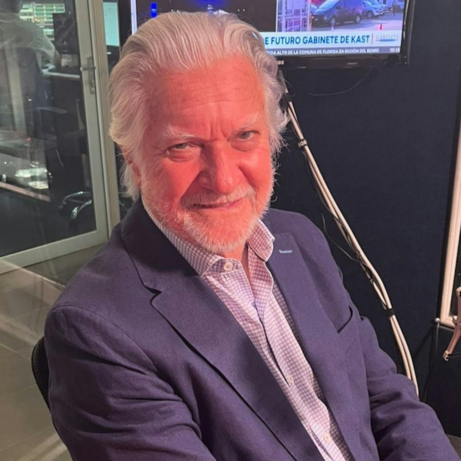 Hablamos con Pablo Cabrera por su libro "La diplomacia tiene la palabra". Hablamos con Pablo Cabrera por su libro "La diplomacia tiene la palabra".