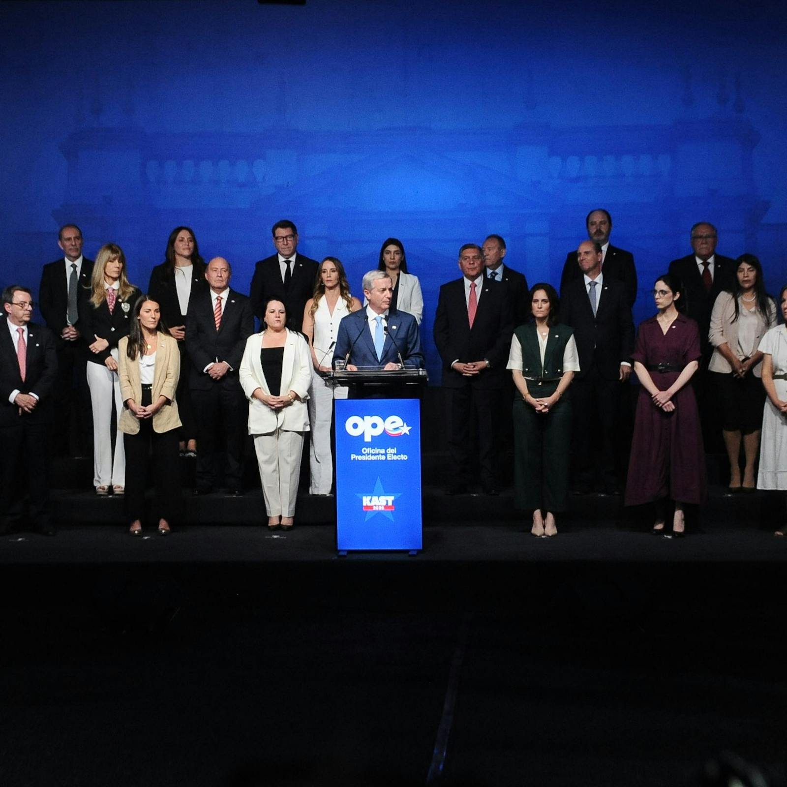 El Presidente Electo José Antonio Kast oficializó a su gabinete de 24 ministros para el Gobierno de emergencia El Presidente Electo José Antonio Kast oficializó a su gabinete de 24 ministros para el Gobierno de emergencia