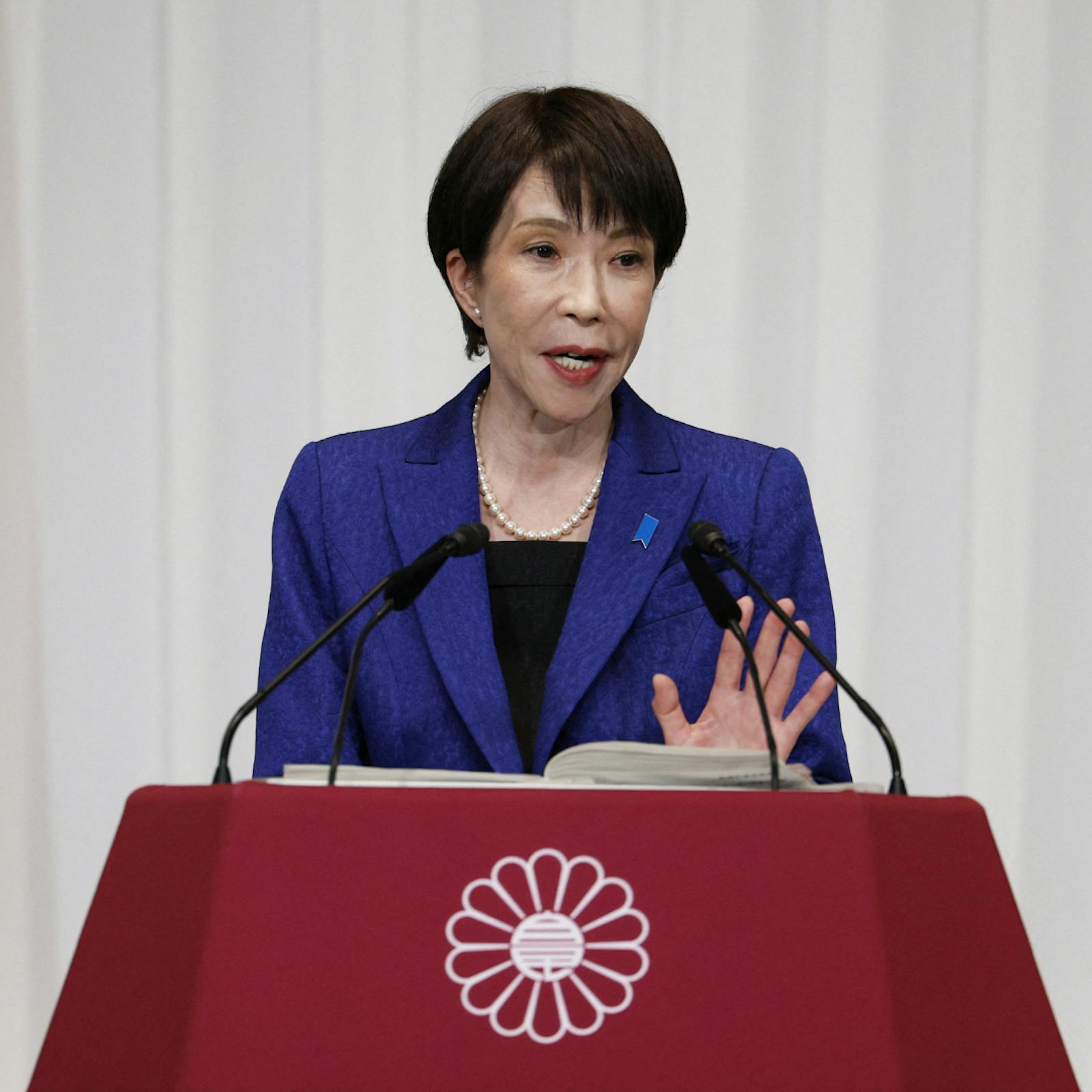 Las acciones japonesas se dispararon a niveles récord tras el aplastante triunfo electoral de la primera ministra, Sanae Takaichi