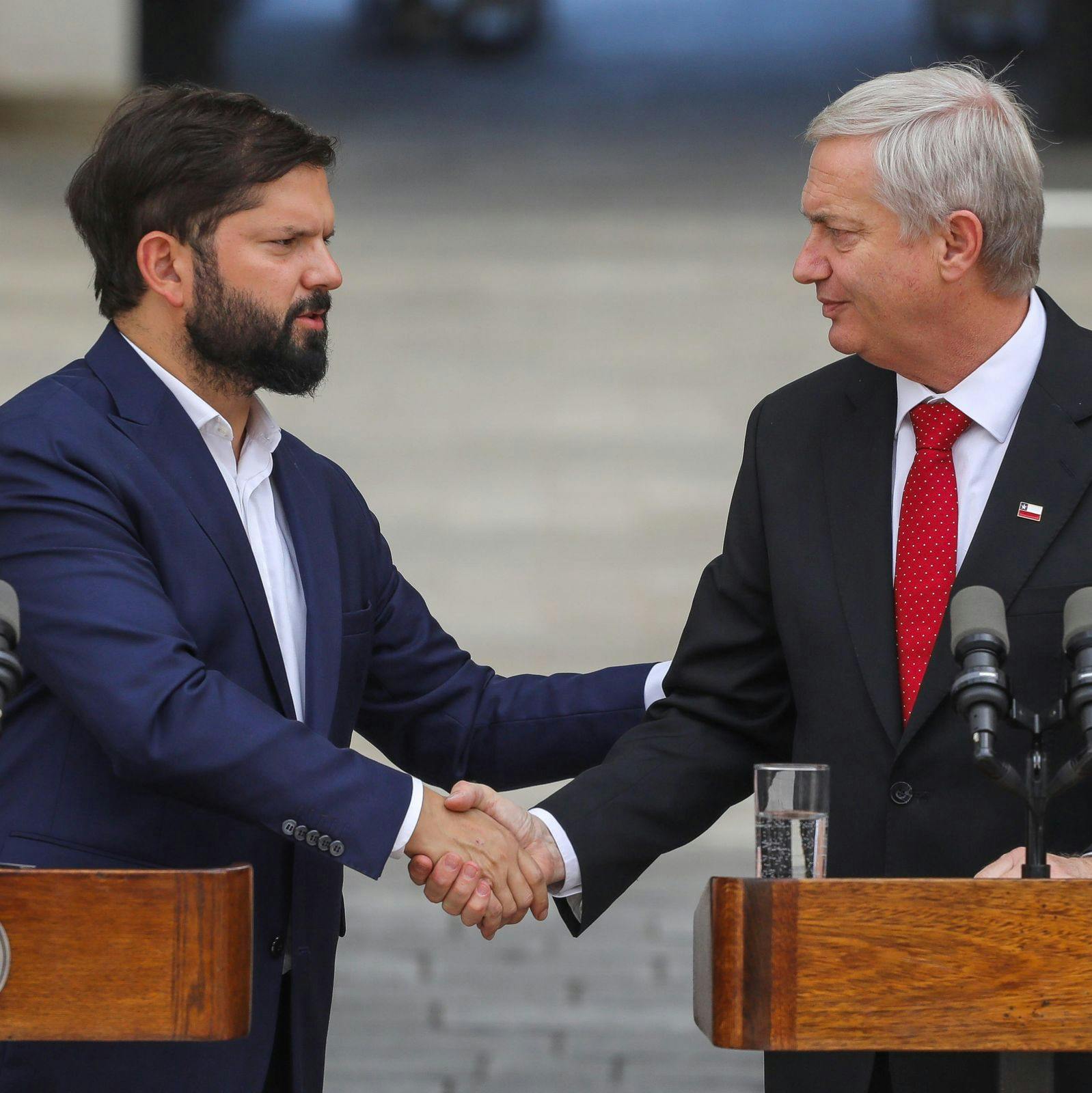 La vigencia de las transiciones políticas y el rol del Ejecutivo