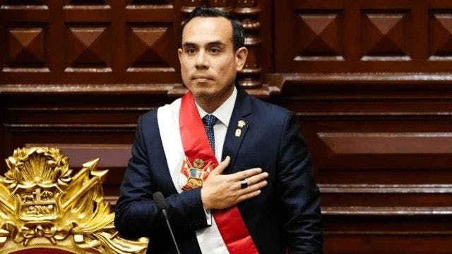 Erik Rivera, periodista de Perú, sobre destitución de José Jerí: "Definitivamente existe una crisis política en el país".