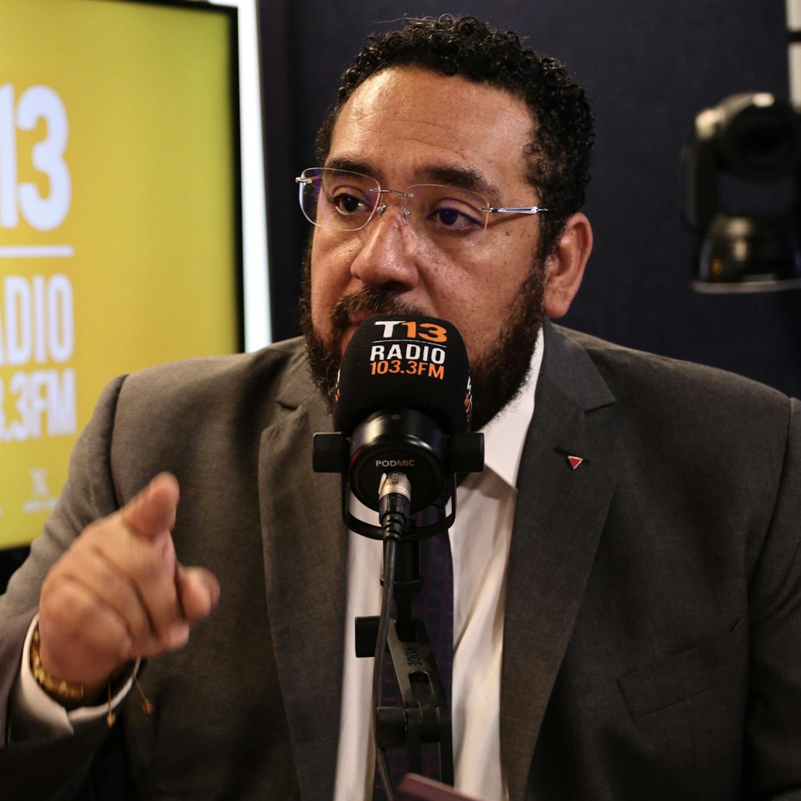 Ministro Nicolás Cataldo y nombramientos de última hora en SLEP: "No es responsable detenerlos" episode artwork