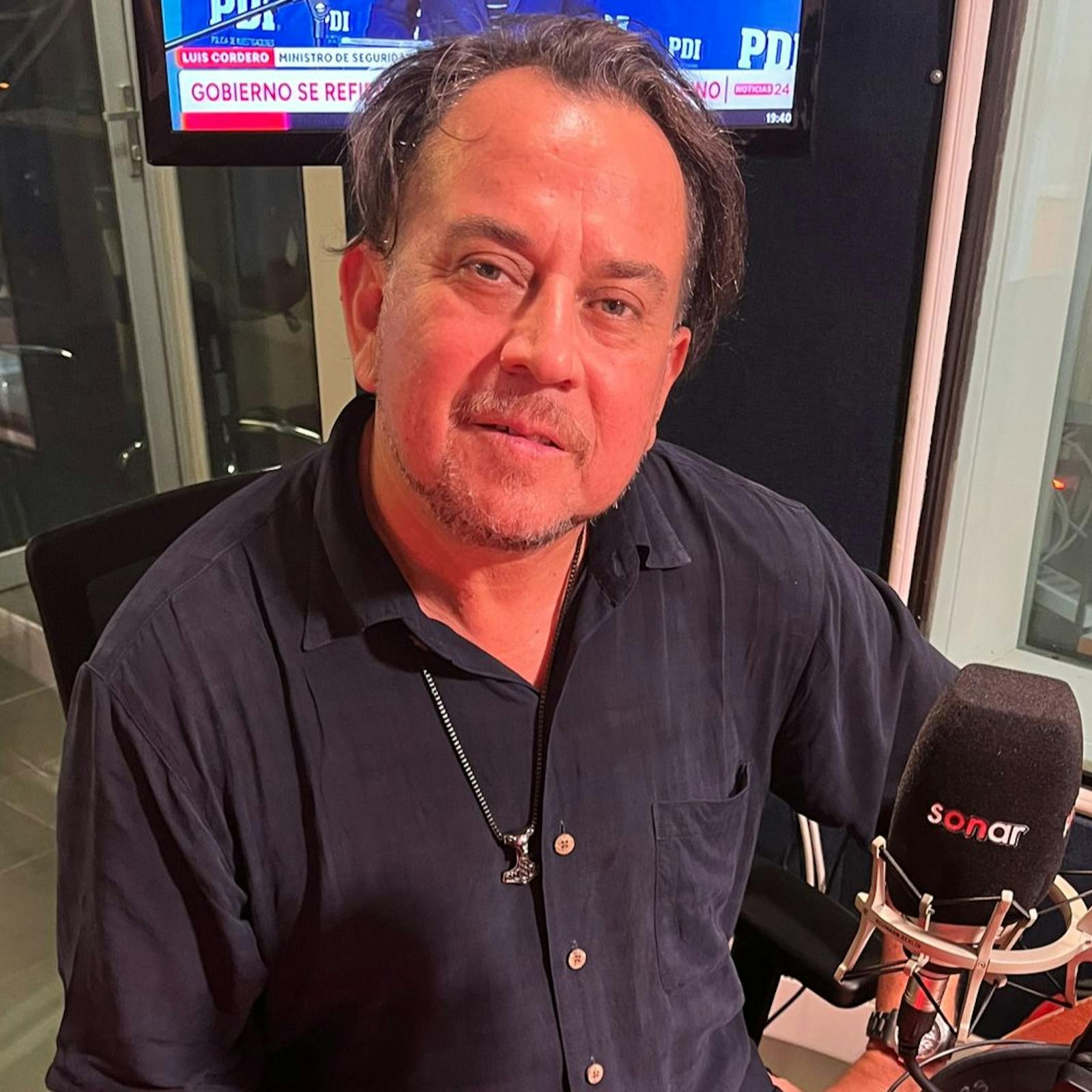 Conversamos con el fotógrafo Juan Pablo Quiroz sobre su exhibición exclusiva por los 25 años de Rock and Click. Conversamos con el fotógrafo Juan Pablo Quiroz sobre su exhibición exclusiva por los 25 años de Rock and Click.