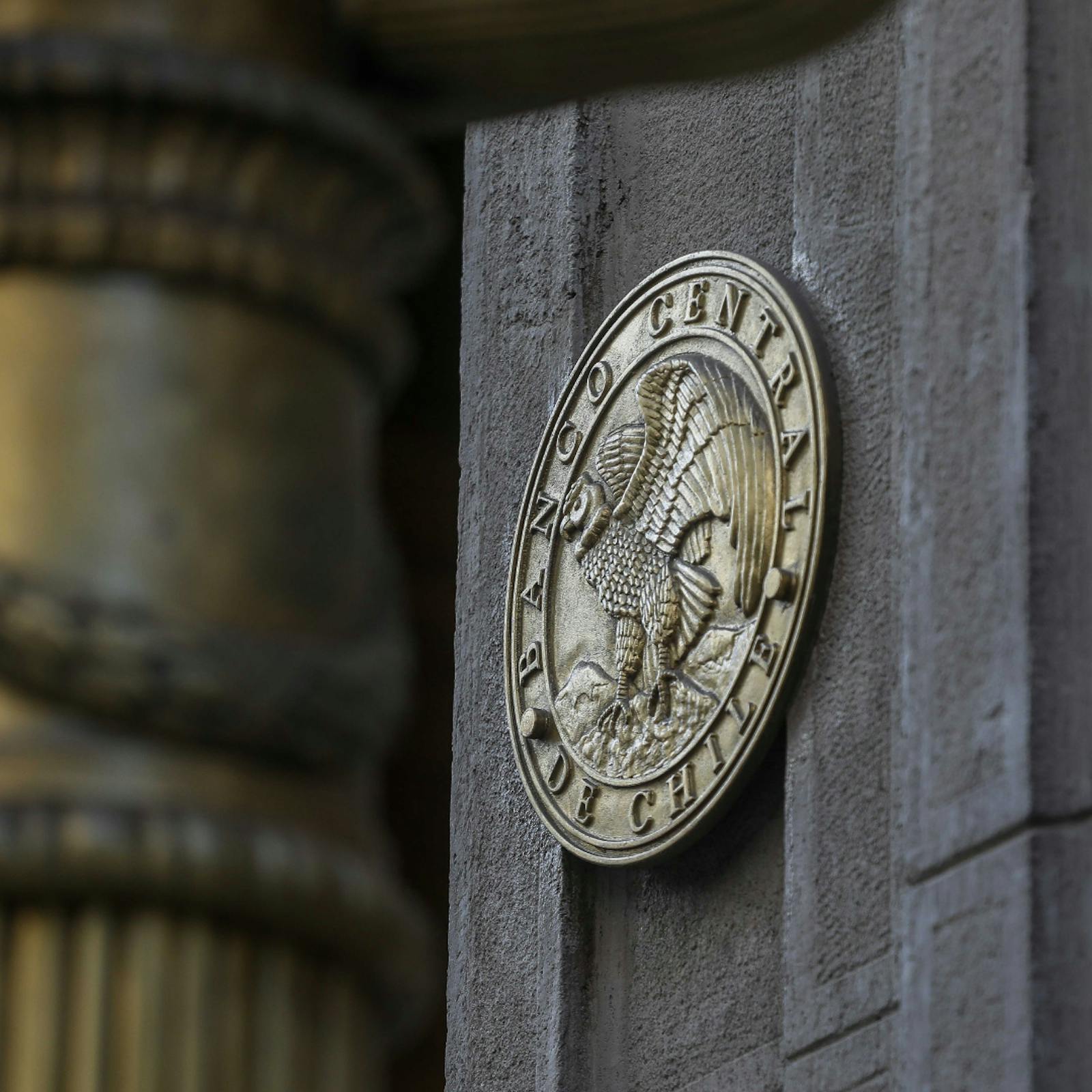 La economía chilena cayó 0,1% en enero, una cifra incidida principalmente por la producción de bienes y los servicios La economía chilena cayó 0,1% en enero, una cifra incidida principalmente por la producción de bienes y los servicios