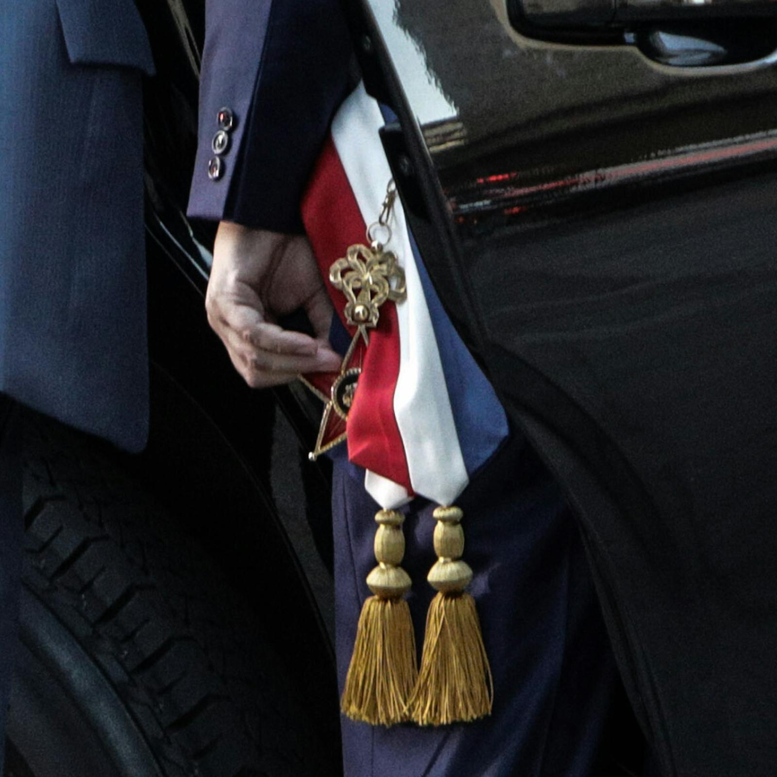 Claves y tensiones del cambio de mando Boric-Kast