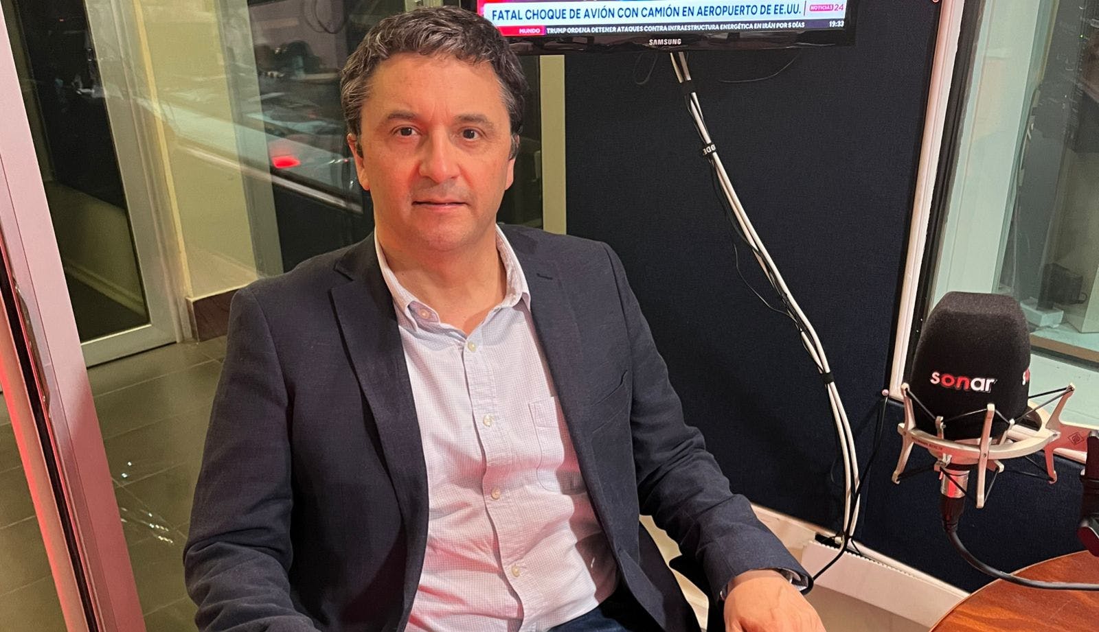 Conversamos con Alfredo Sepúlveda sobre su libro "Piñera: un lugar en la historia". 