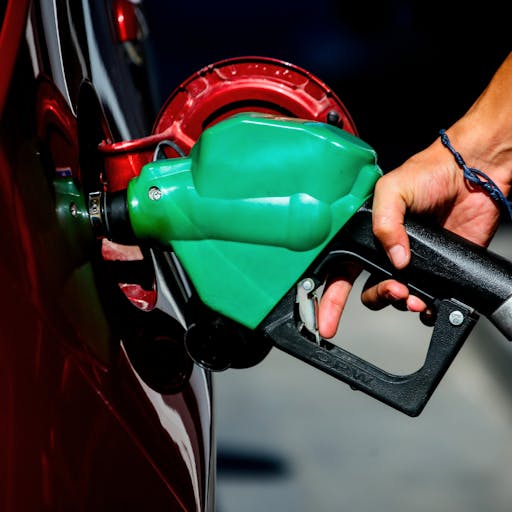 Alza histórica de combustibles: el "parche curita" ante el conflicto en Medio Oriente