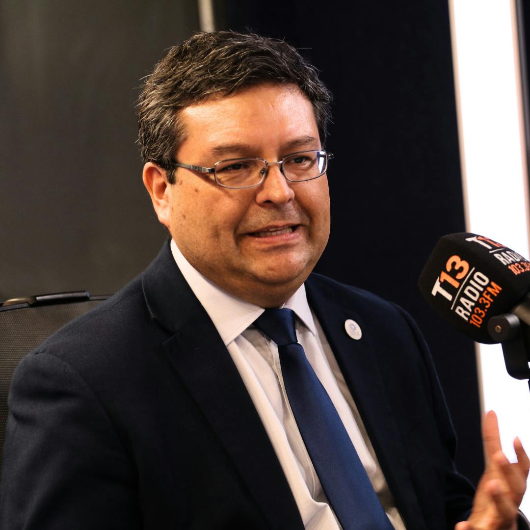 Lorenzo Reyes-Bozo, decano UDLA, y "sobrerreacción" tras alza en combustibles: "Para una persona normal es solamente una carga"