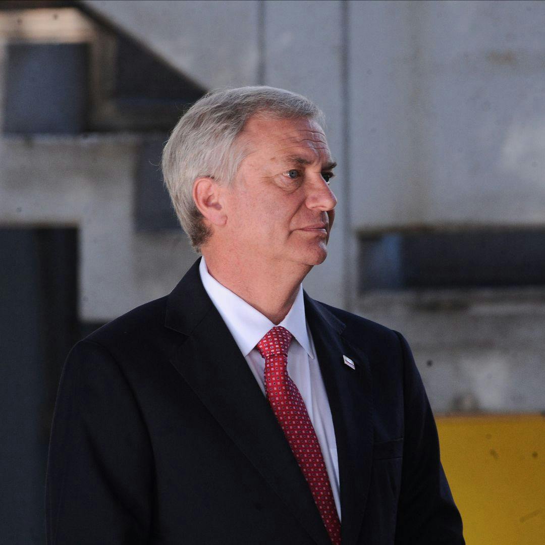 Tres semanas de gobierno: tensiones económicas y crisis institucional