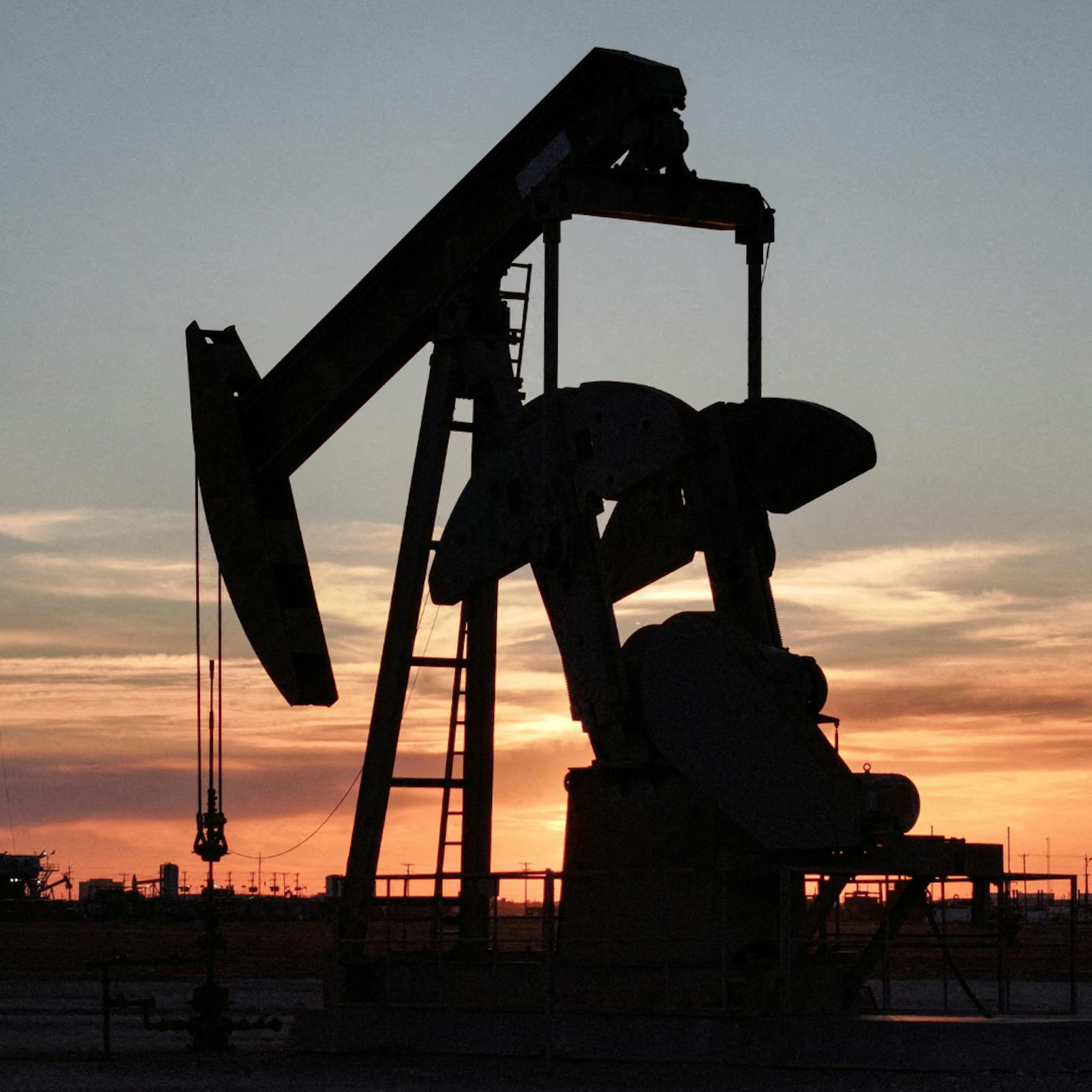 El petróleo sube y los futuros de Wall Street caen tras el mensaje de Donald Trump por la guerra en Irán