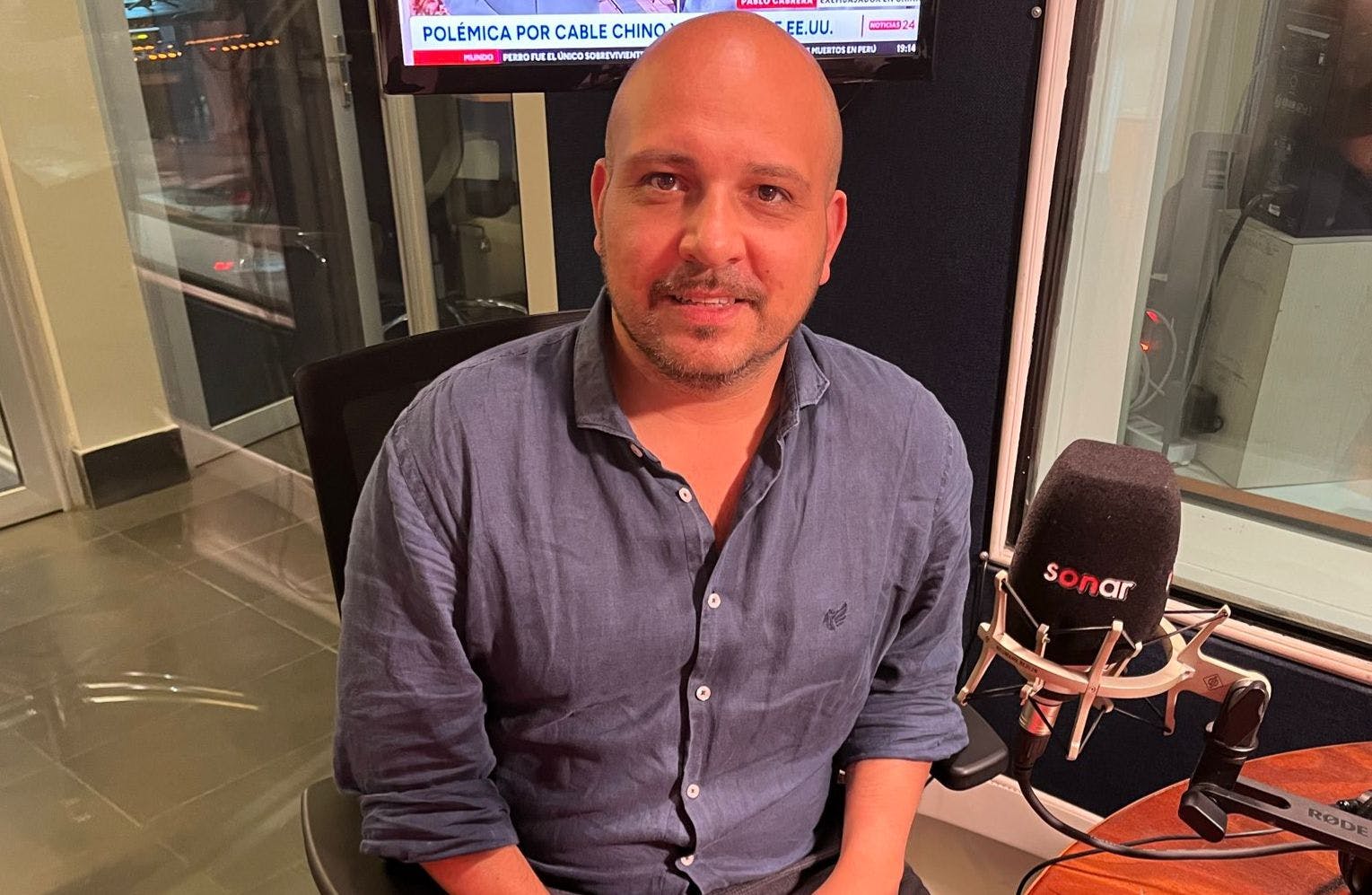 Conversamos con el cientista político Nicolás Freire sobre la salida de 18 seremis del Gobierno.