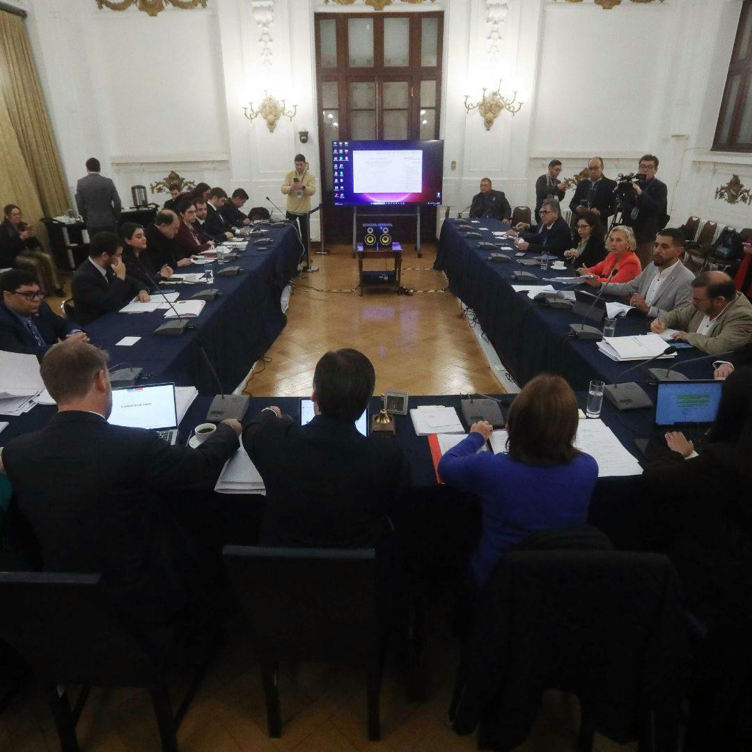 Megarreforma: Las negociaciones de Quiroz y la falta de liderazgo en la izquierda